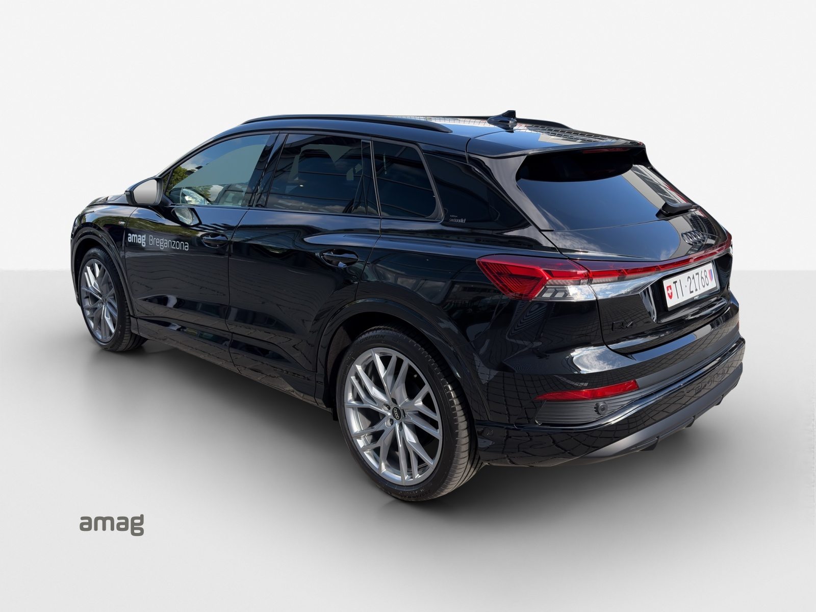 AUDI Q4 45 e-tron quattro Edition Swiss-Ski, Elektro, Occasion / Gebraucht, Automatik - 3