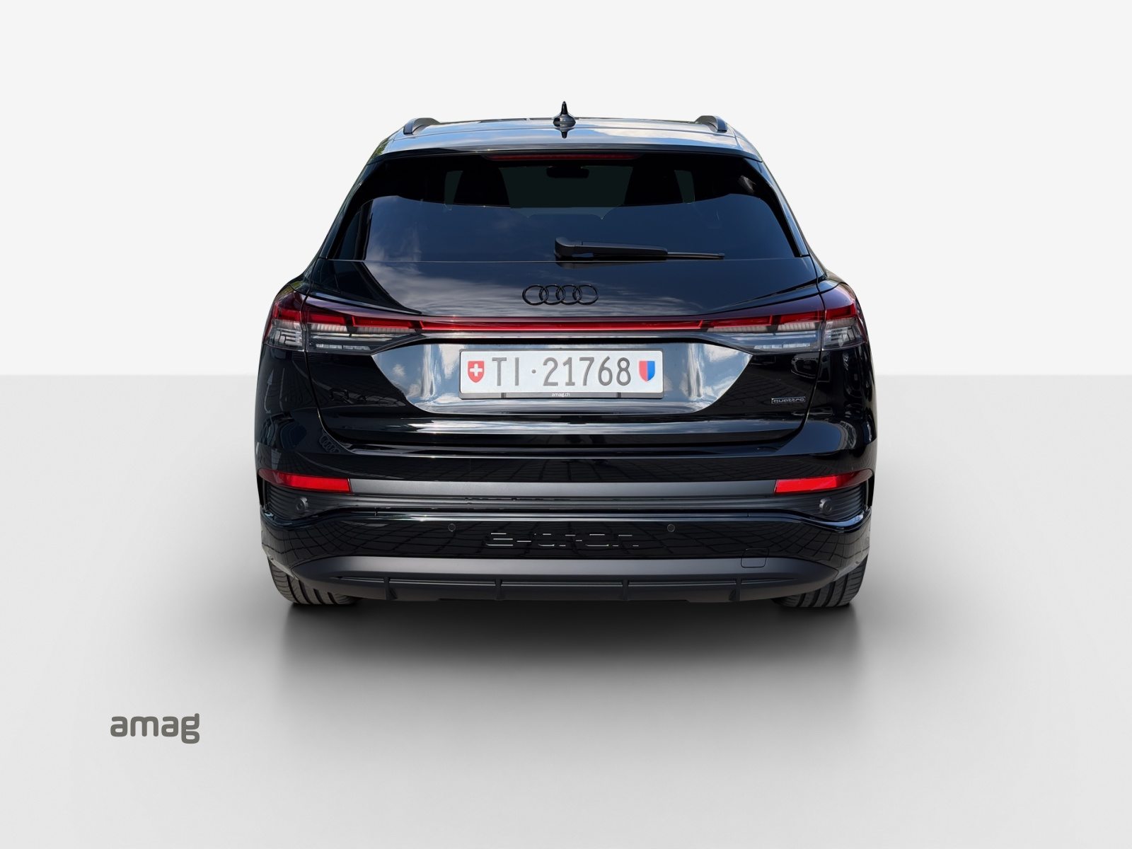 AUDI Q4 45 e-tron quattro Edition Swiss-Ski, Elektro, Occasion / Gebraucht, Automatik - 4