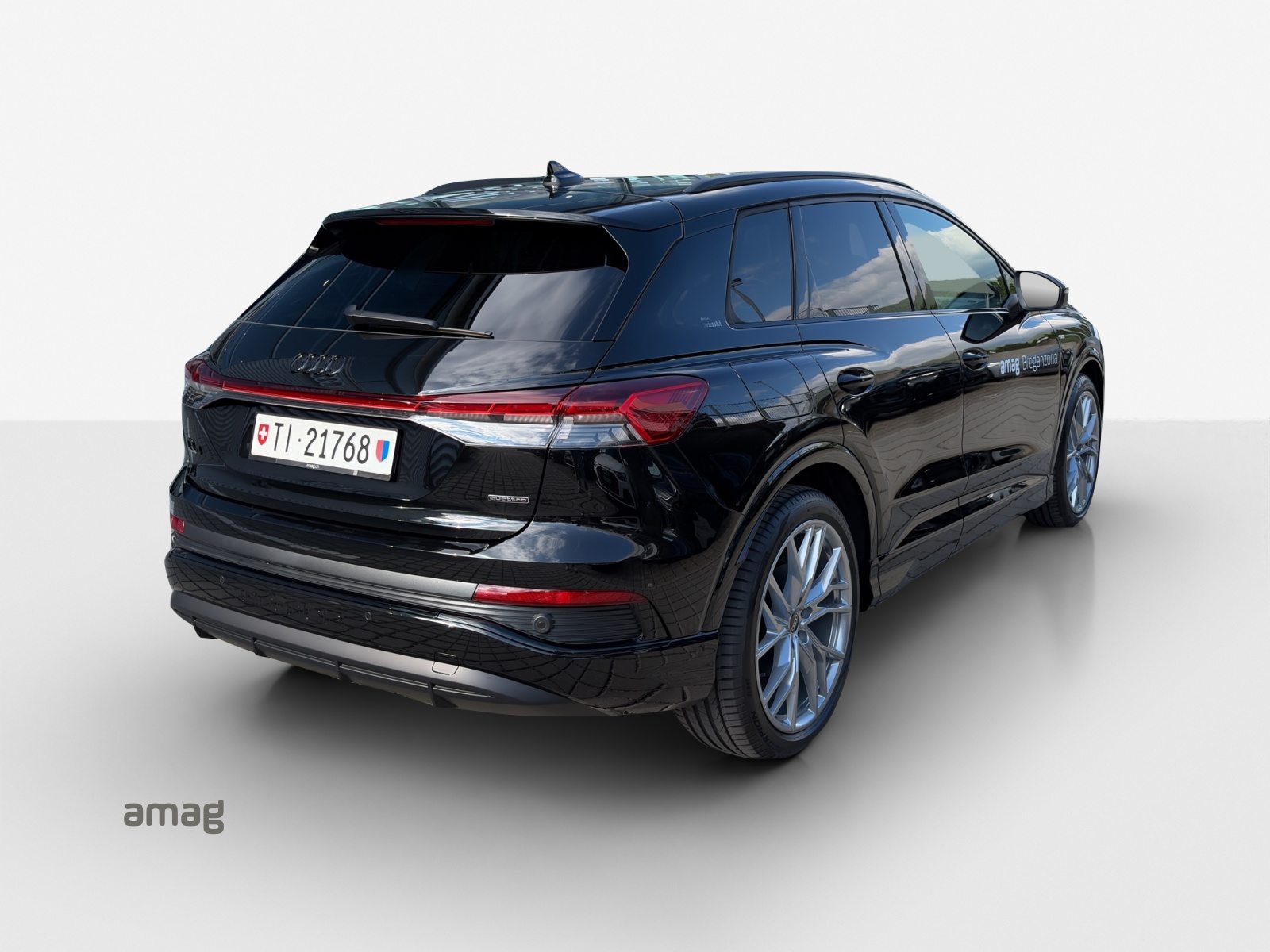 AUDI Q4 45 e-tron quattro Edition Swiss-Ski, Elektro, Occasion / Gebraucht, Automatik - 5