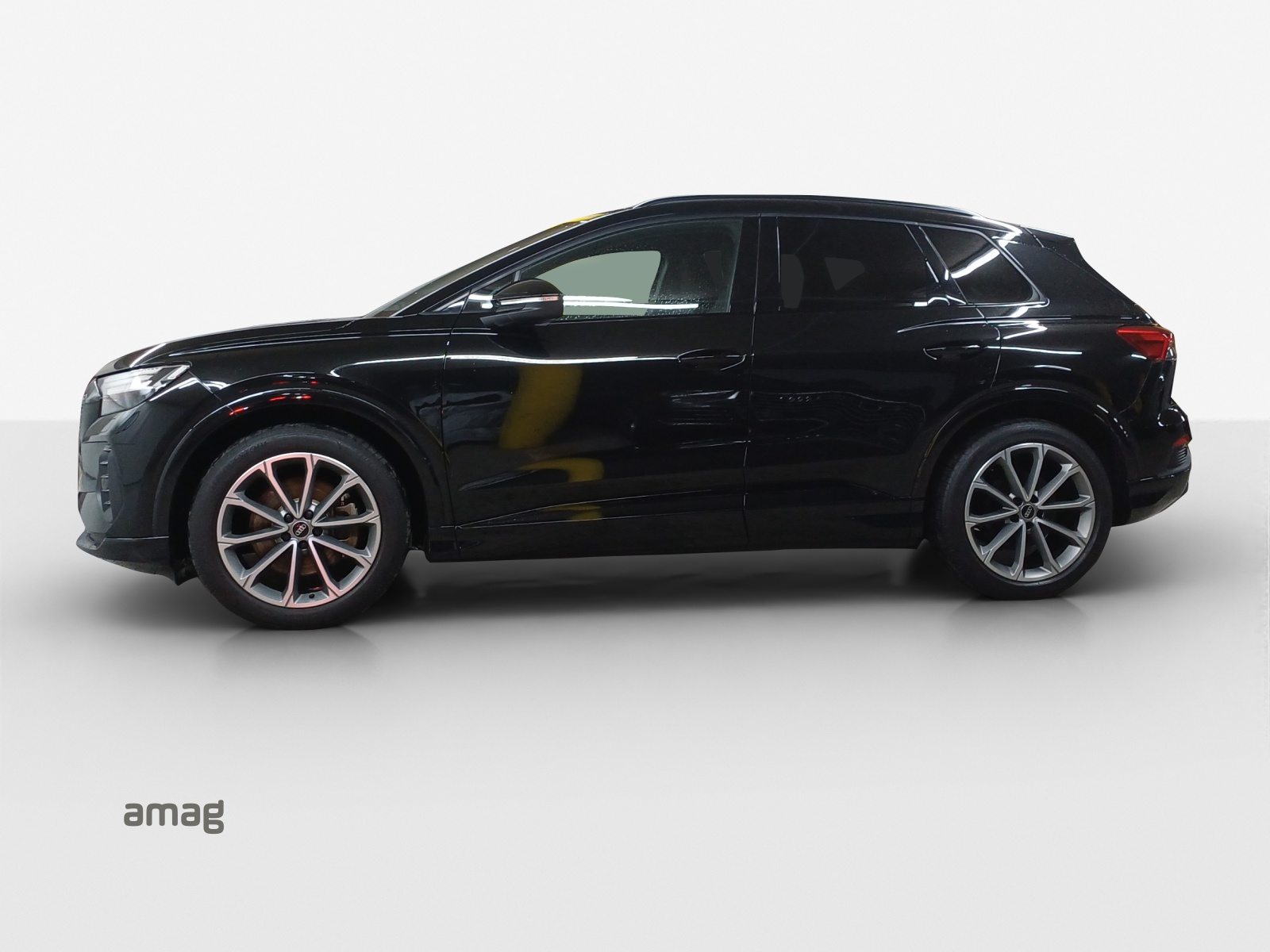 AUDI Q4 45 e-tron quattro, Électrique, Occasion / Utilisé, Automatique - 2
