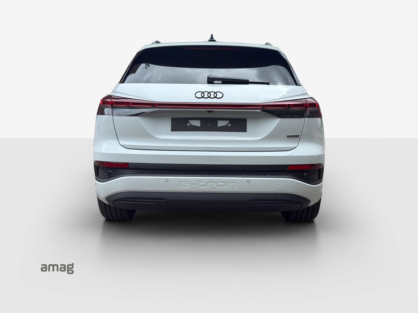 AUDI Q4 45 e-tron quattro Edition Swiss-Ski, Electric, Second hand / Used, Automatic - 5