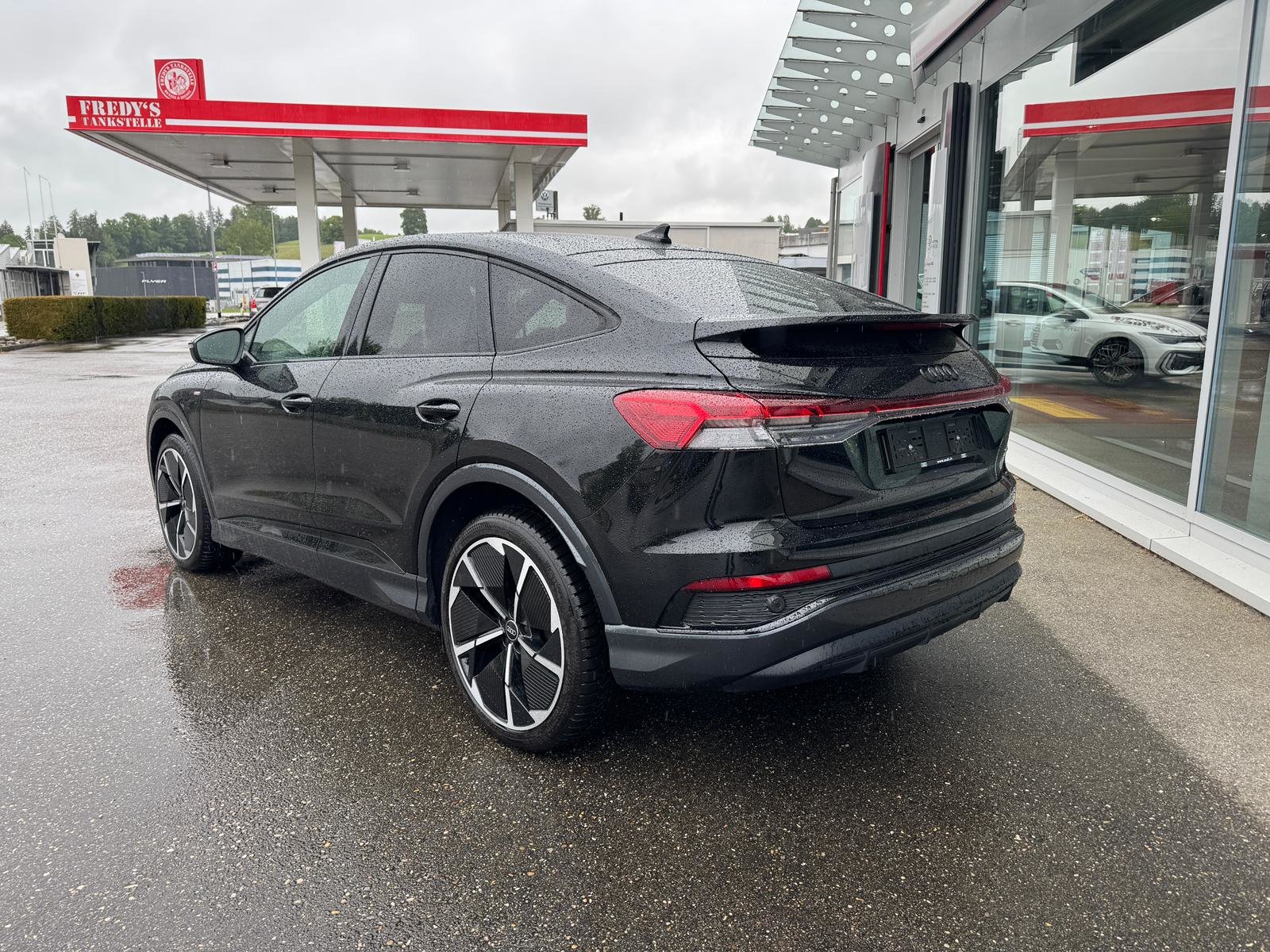 AUDI Q4 e-tron 55 quattro Sportback S-line Black Edition Plu, Electric, Second hand / Used, Automatic - 3