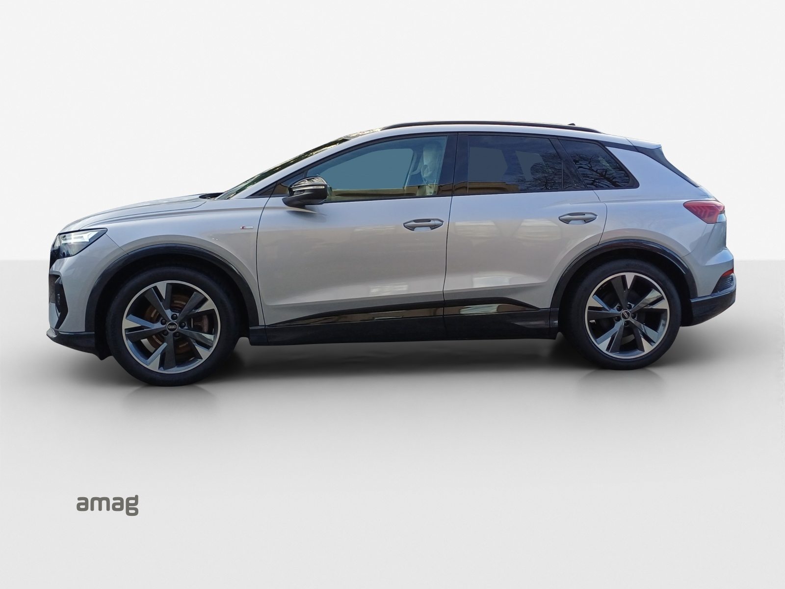 AUDI Q4 45 e-tron quattro, Elektro, Occasion / Gebraucht, Automatik - 3