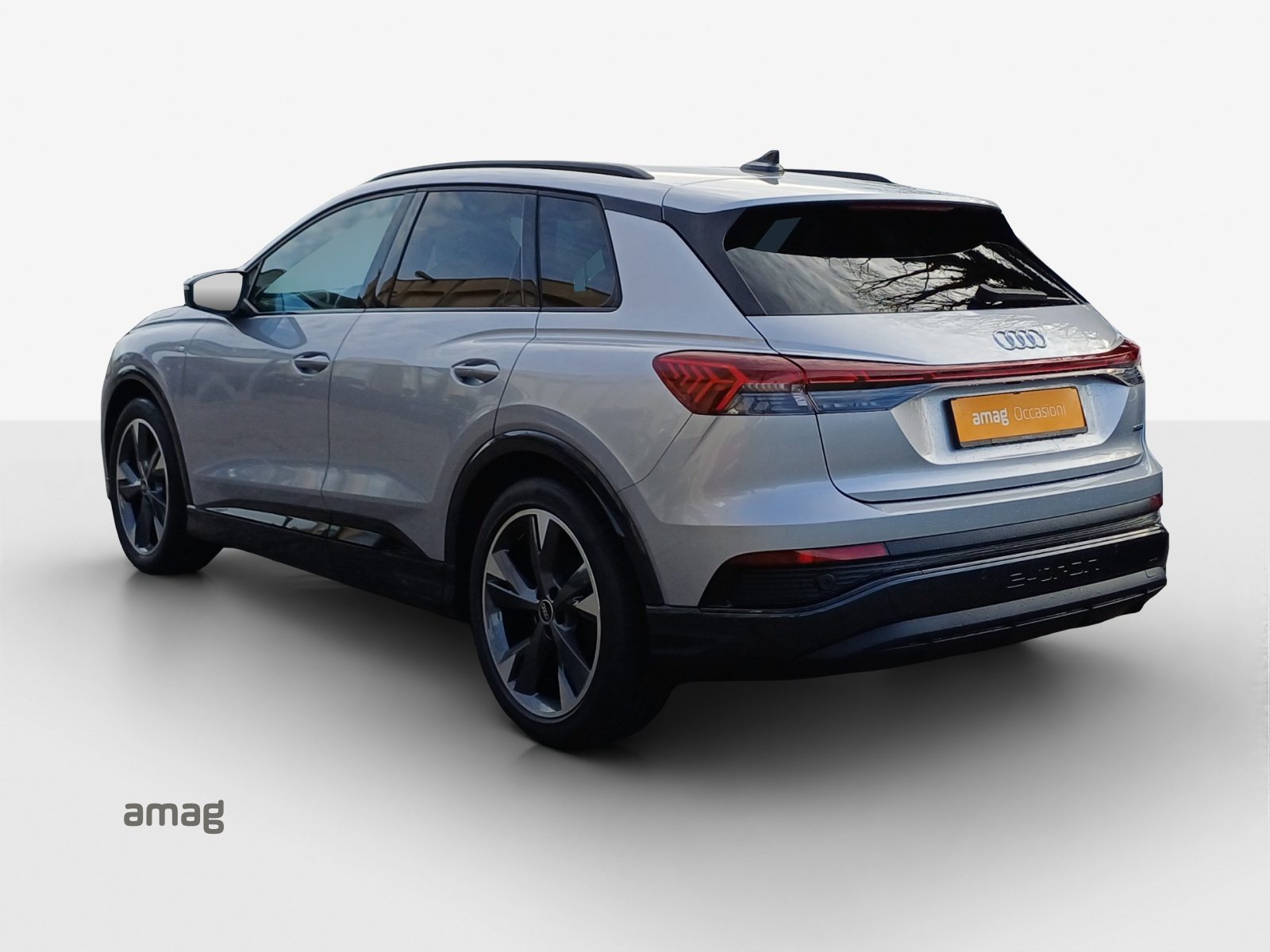 AUDI Q4 45 e-tron quattro, Elektro, Occasion / Gebraucht, Automatik - 4