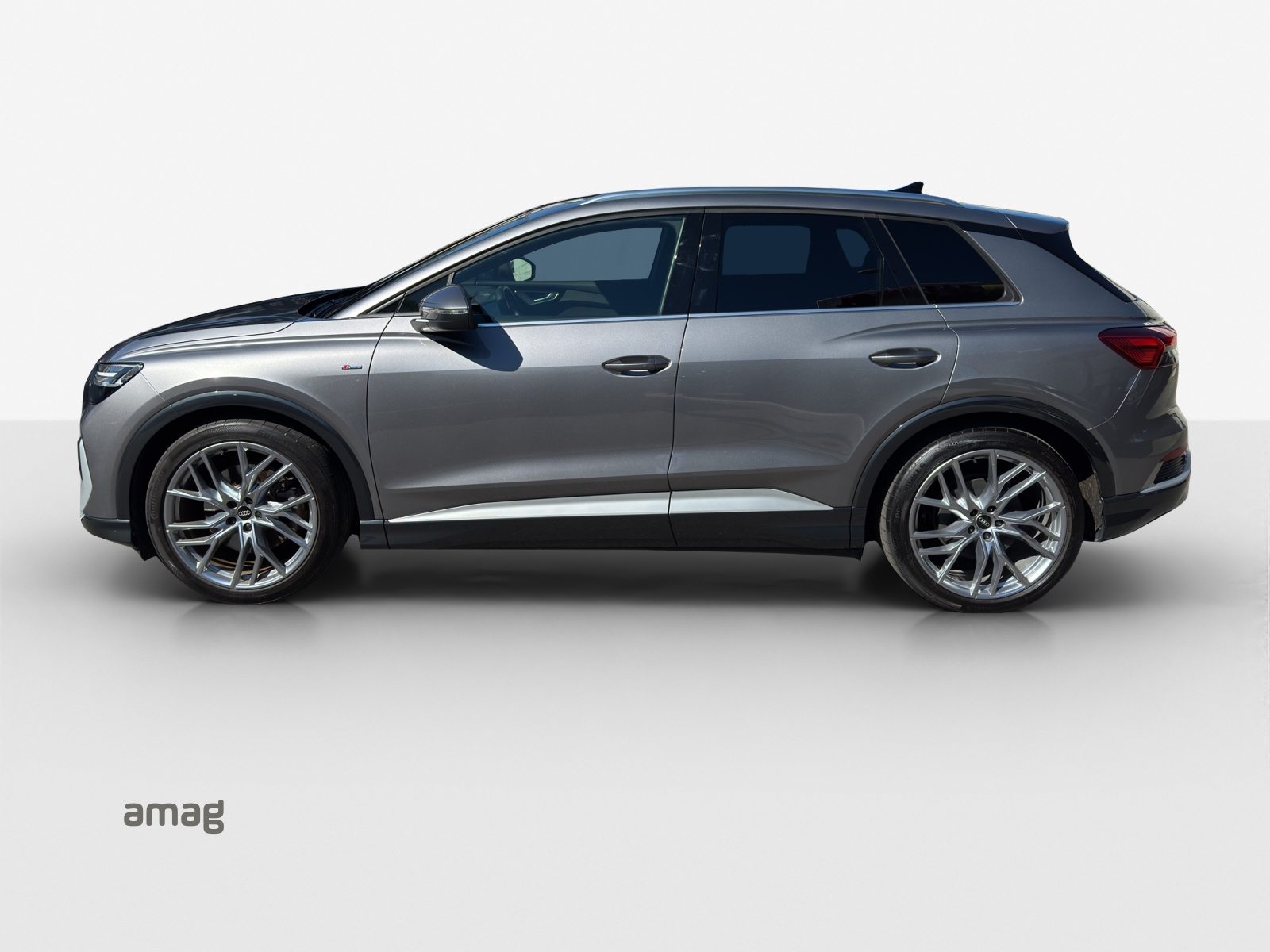AUDI Q4 50 e-tron quattro, Elektro, Occasion / Gebraucht, Automatik - 2