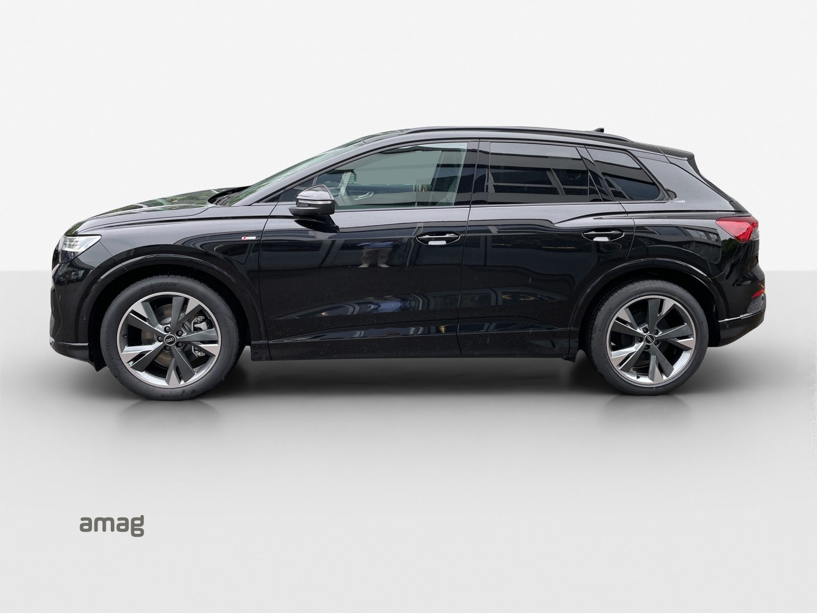 AUDI Q4 45 e-tron quattro Edition Swiss-Ski, Electric, Second hand / Used, Automatic - 2