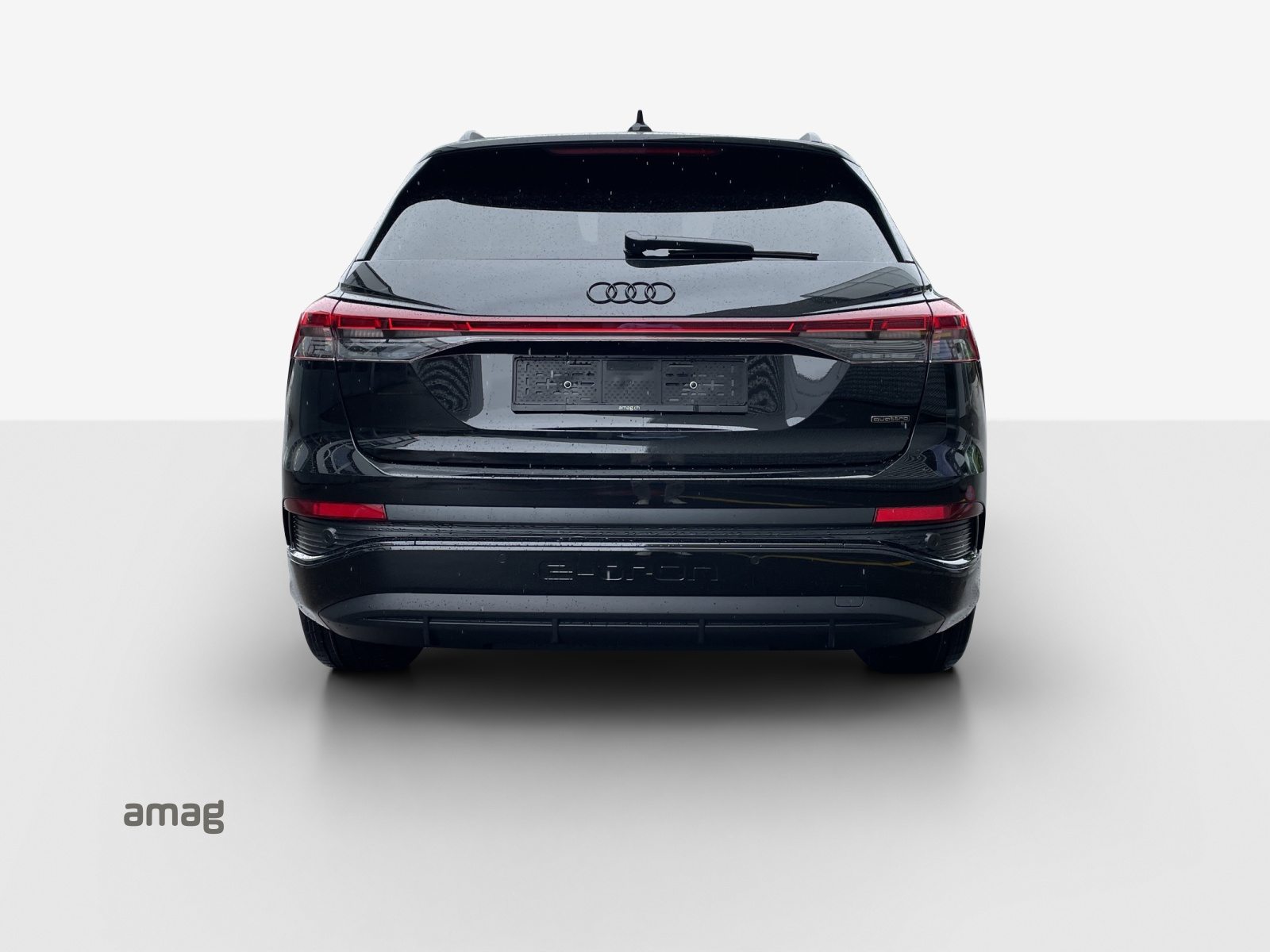 AUDI Q4 45 e-tron quattro Edition Swiss-Ski, Electric, Second hand / Used, Automatic - 4