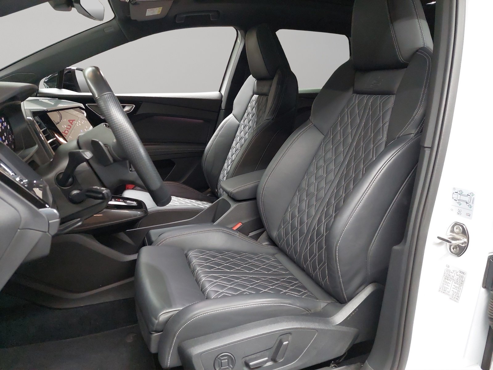 AUDI Q4 e-tron 50 quattro, Elektro, Occasion / Gebraucht, Automatik - 6