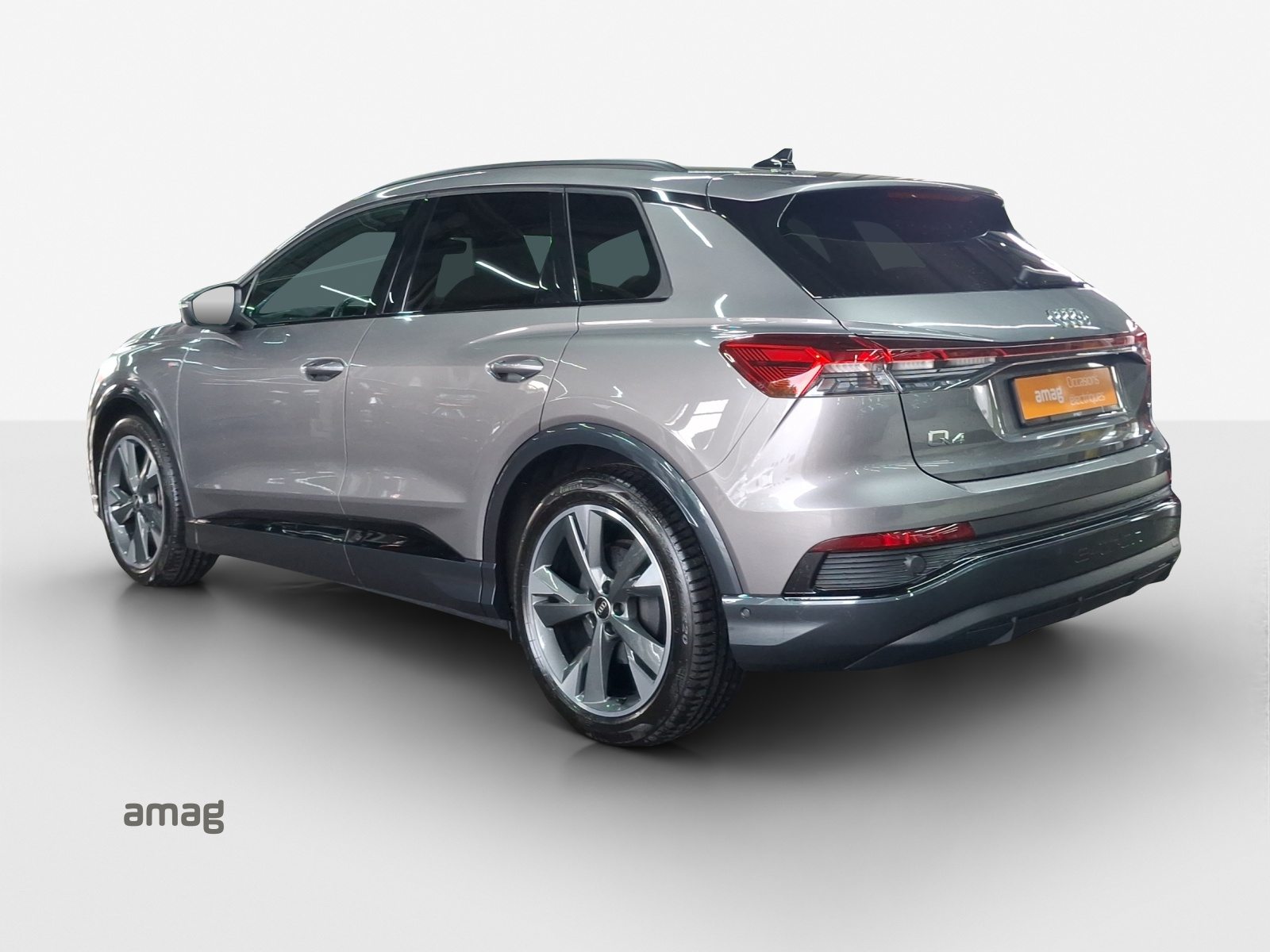 AUDI Q4 45 e-tron quattro, Elektro, Occasion / Gebraucht, Automatik - 3