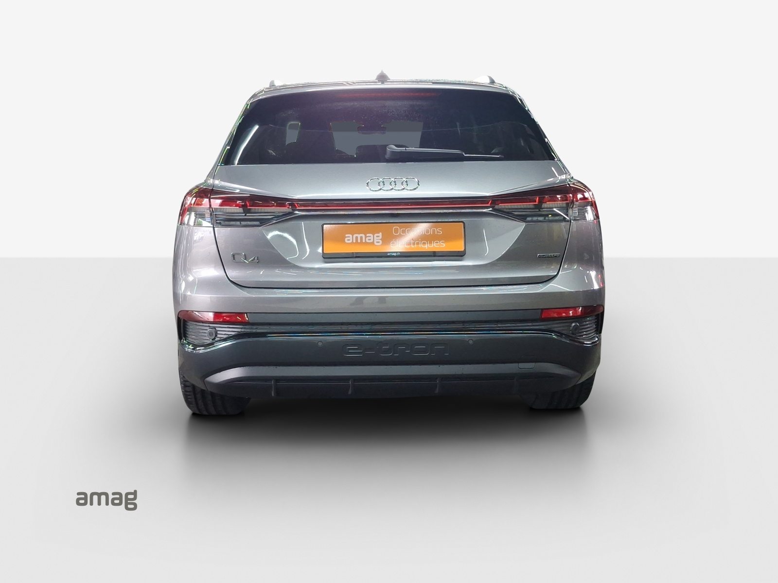 AUDI Q4 45 e-tron quattro, Elektro, Occasion / Gebraucht, Automatik - 4