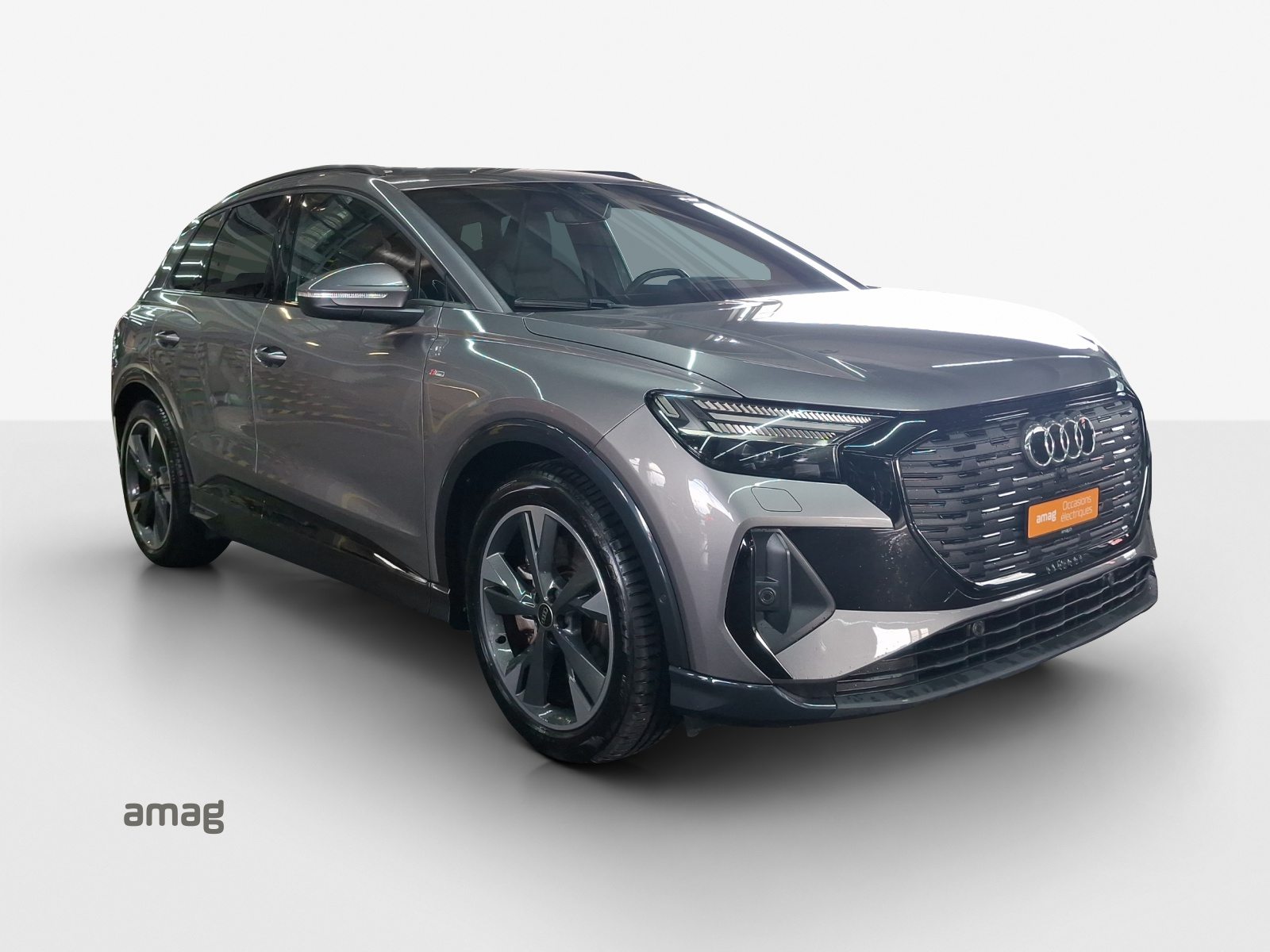AUDI Q4 45 e-tron quattro, Elektro, Occasion / Gebraucht, Automatik - 7