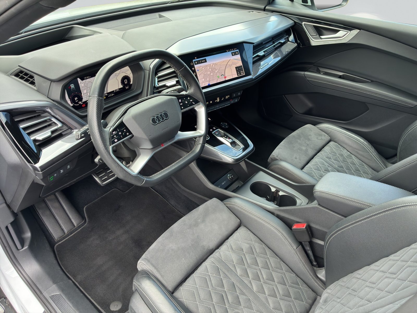 AUDI Q4 50 e-tron quattro, Électrique, Occasion / Utilisé, Automatique - 5
