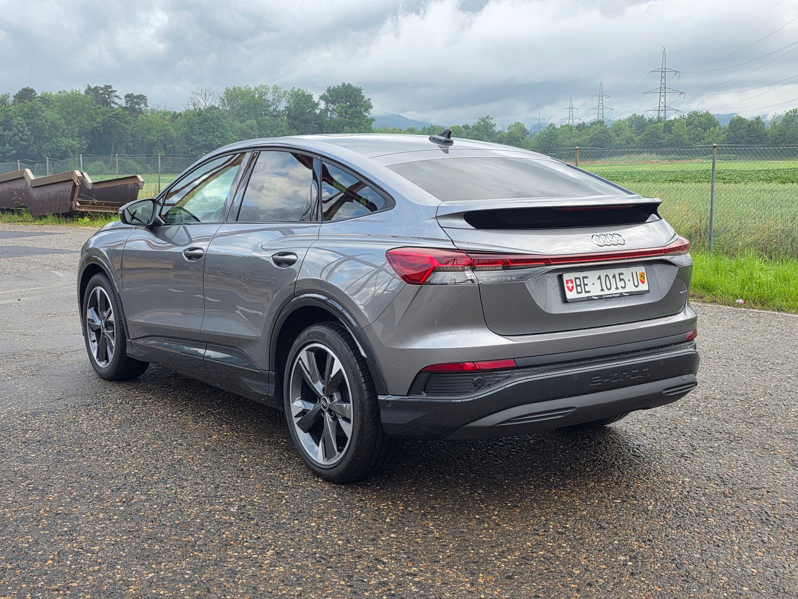 AUDI Q4 Sportback e-tron 45 Attraction quattro, Elektro, Occasion / Gebraucht, Automatik - 2