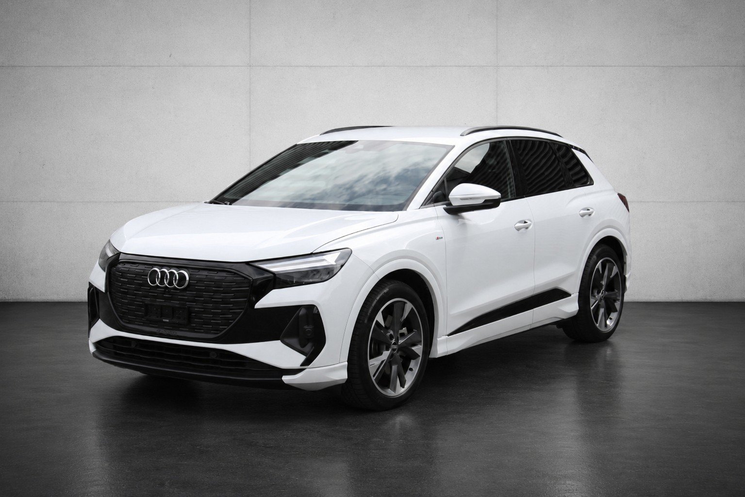 AUDI Q4 e-tron 50 quattro