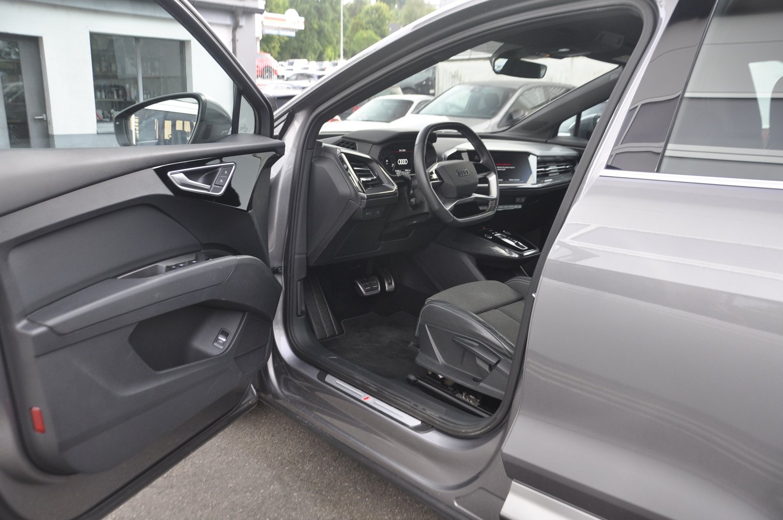 AUDI Q4 Sportback e-tron 50 quattro S line, Electric, Second hand / Used, Automatic - 4