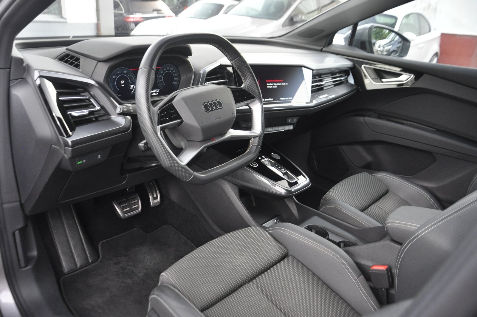 AUDI Q4 Sportback e-tron 50 quattro S line, Electric, Second hand / Used, Automatic - 6
