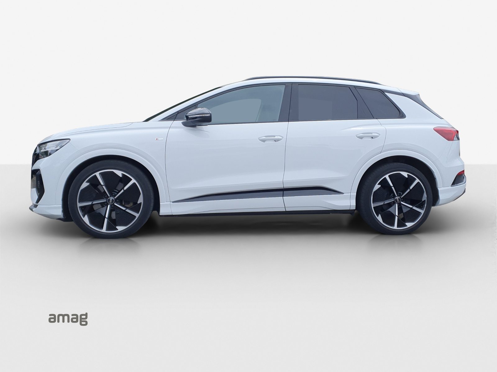 AUDI Q4 50 e-tron quattro, Elektro, Occasion / Gebraucht, Automatik - 2