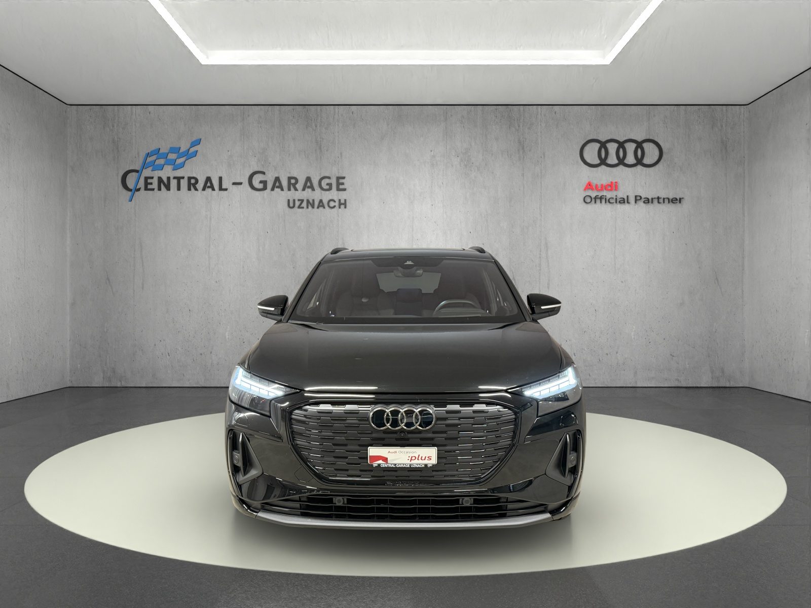 AUDI Q4 55 e-tron quattro, Electric, Second hand / Used, Automatic - 2