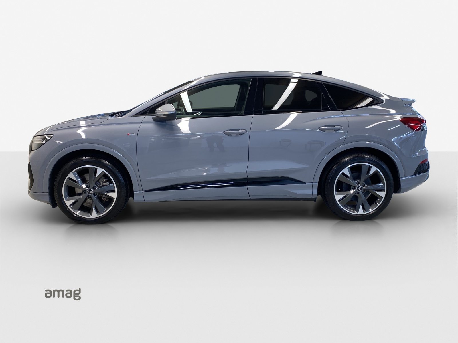 AUDI Q4 SB 50 e-tron quattro, Elektro, Occasion / Gebraucht, Automatik - 2