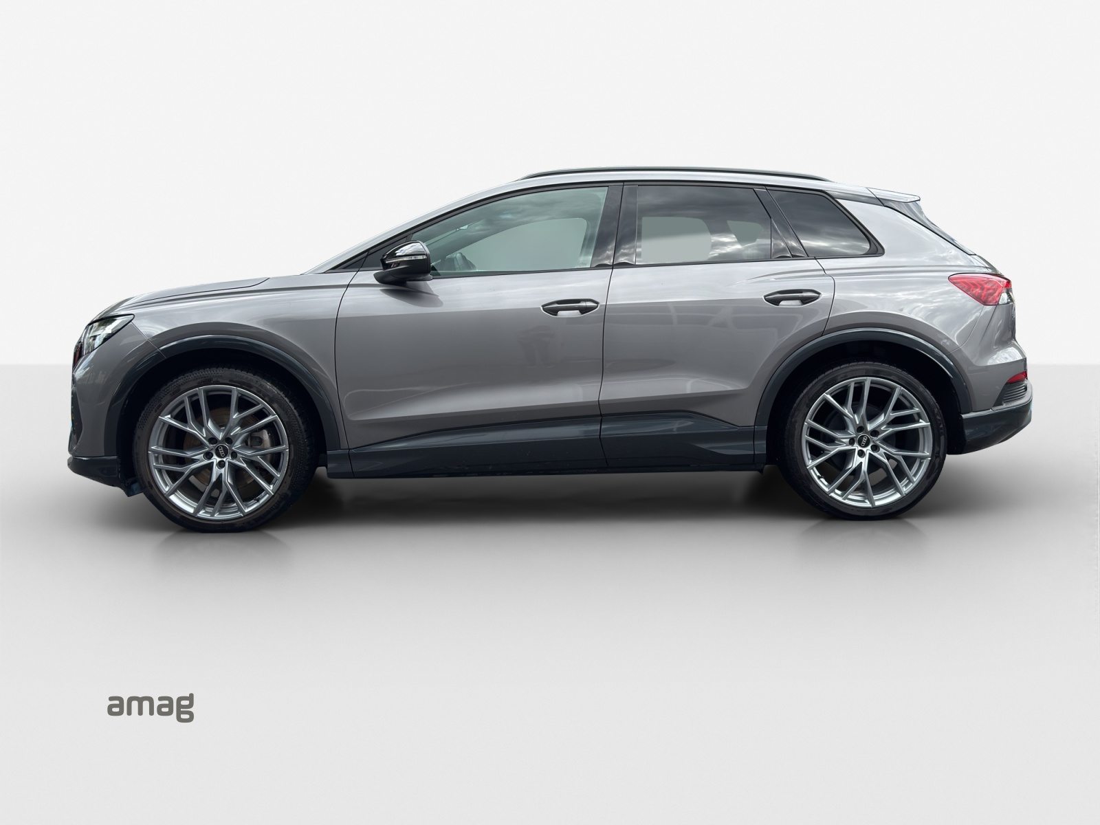 AUDI Q4 50 e-tron quattro, Elektro, Occasion / Gebraucht, Automatik - 2