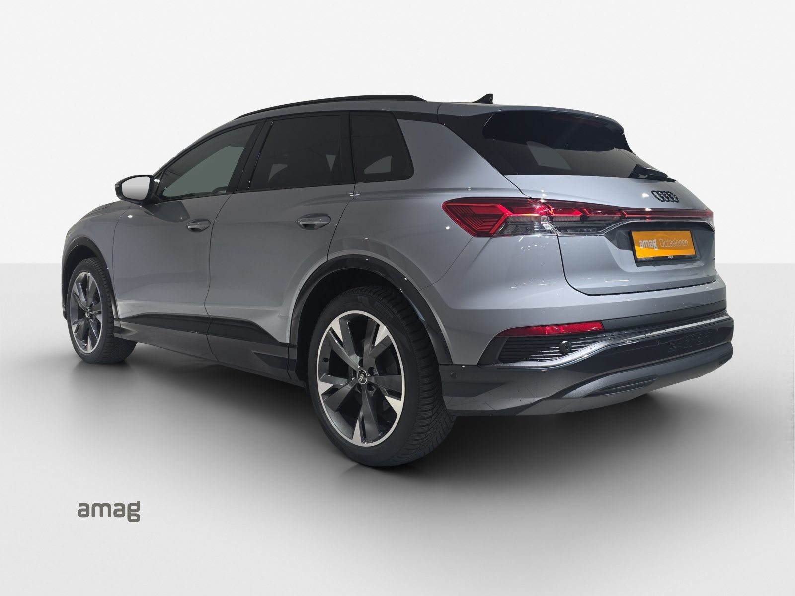 AUDI Q4 45 e-tron quattro Attraction, Elektro, Occasion / Gebraucht, Automatik - 3