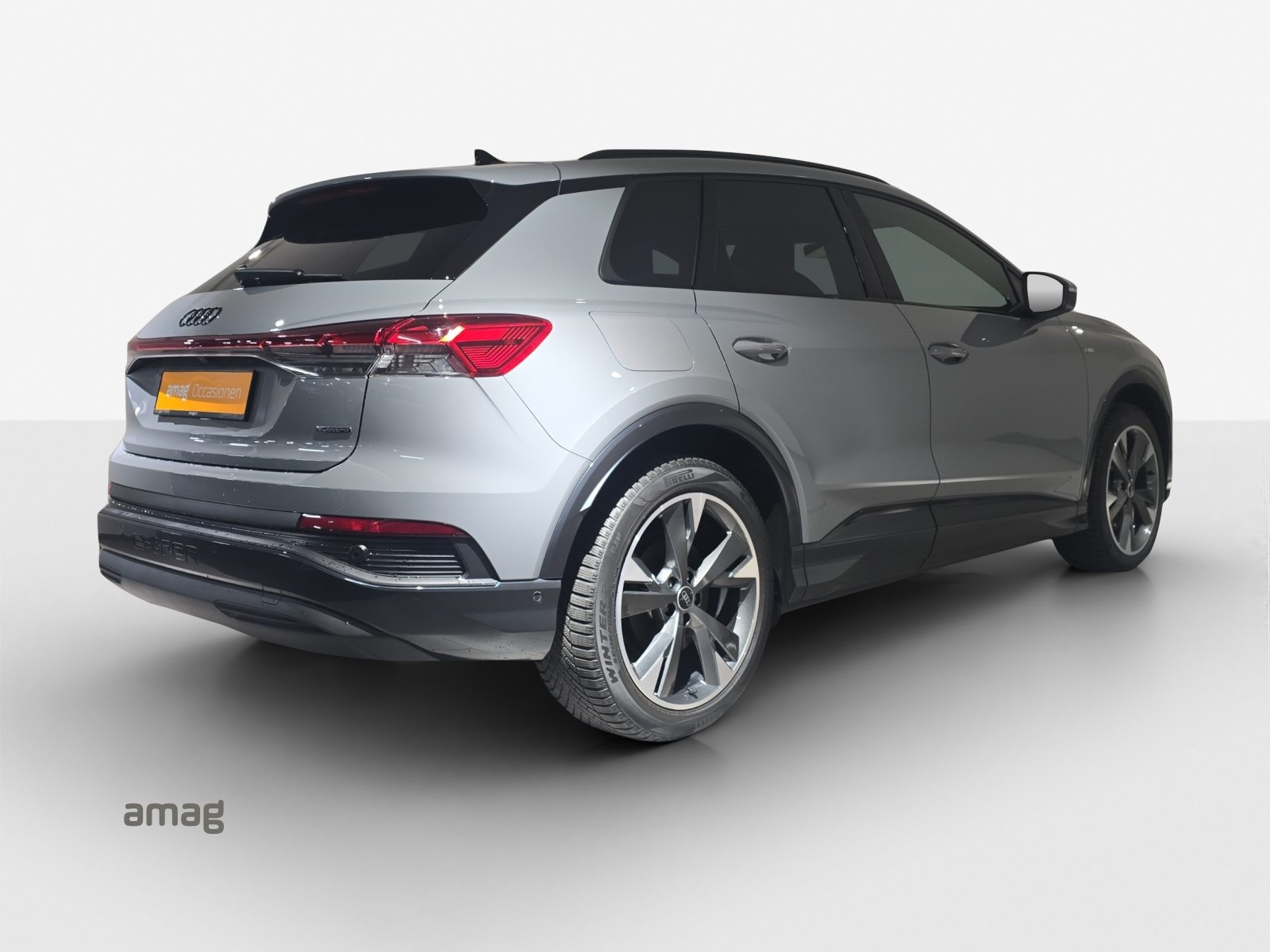 AUDI Q4 45 e-tron quattro Attraction, Elektro, Occasion / Gebraucht, Automatik - 5