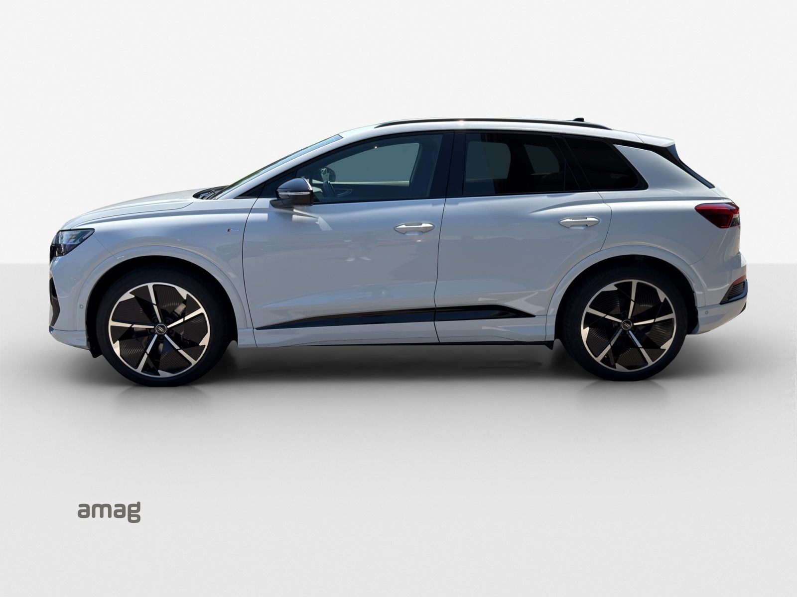 AUDI Q4 50 e-tron quattro, Elektro, Occasion / Gebraucht, Automatik - 2