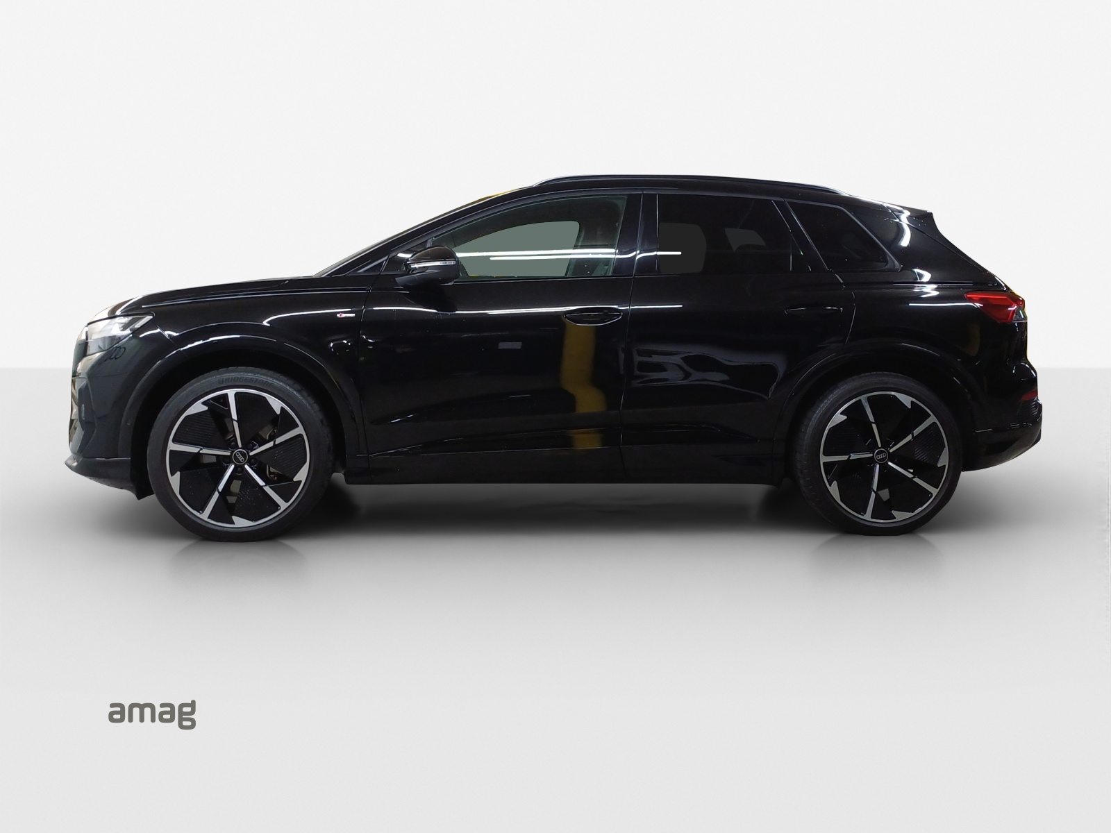 AUDI Q4 50 e-tron quattro, Elektro, Occasion / Gebraucht, Automatik - 2