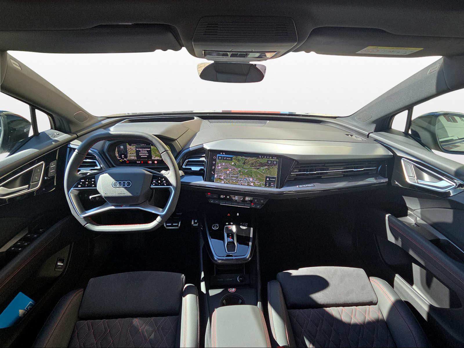 AUDI Q4 45 e-tron quattro Edition Swiss-Ski, Elektro, Occasion / Gebraucht, Automatik - 4