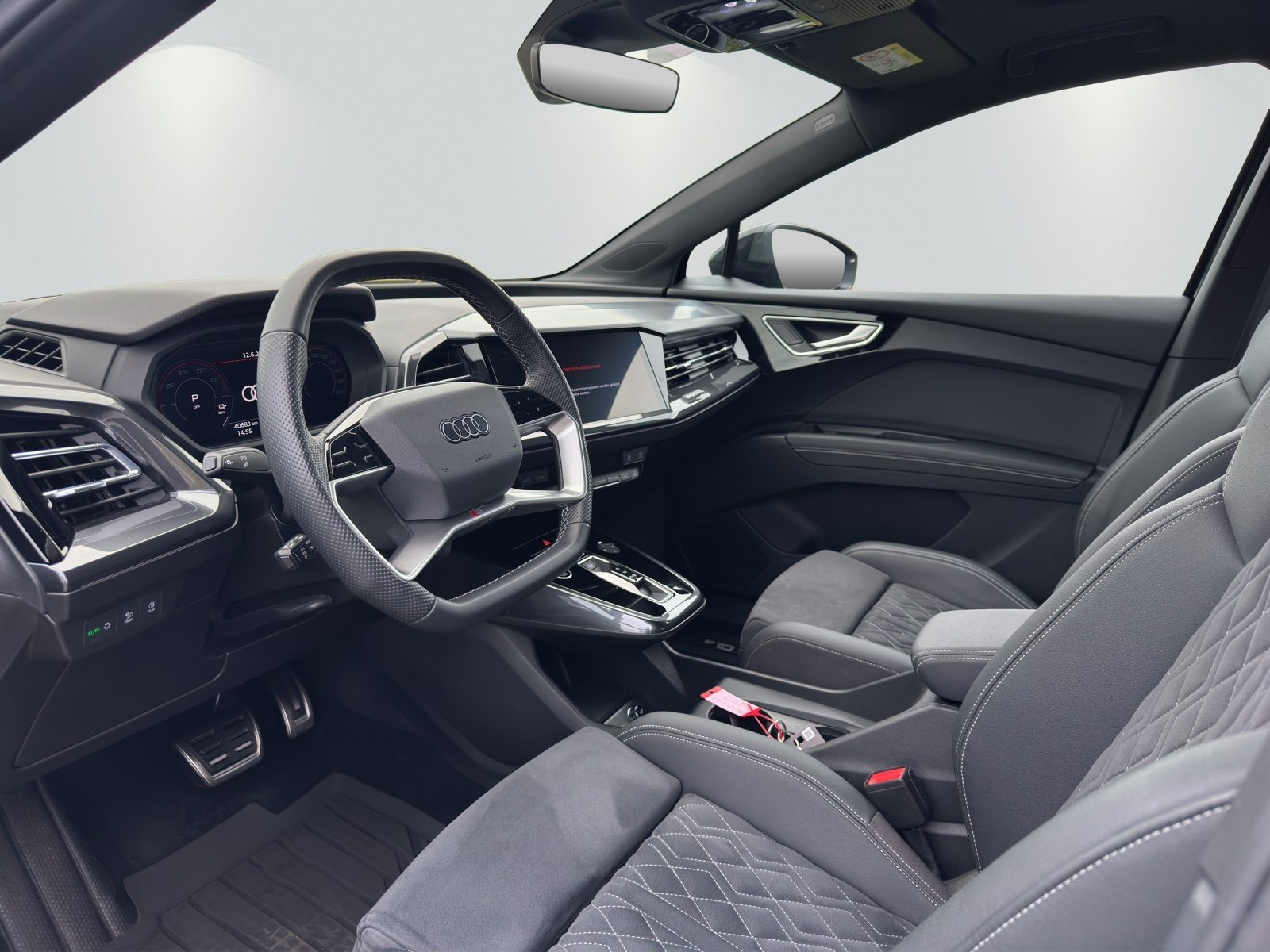 AUDI Q4 SB 50 e-tron quattro, Electric, Second hand / Used, Automatic - 5