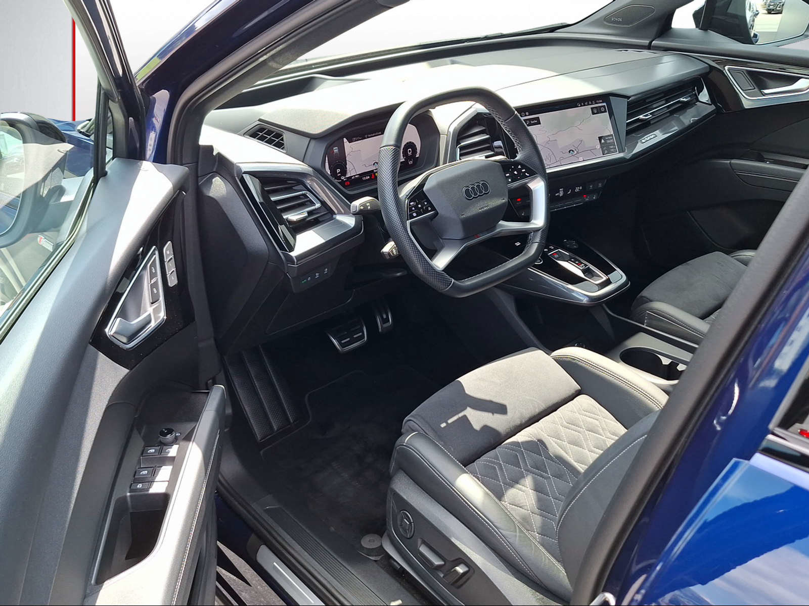 AUDI Q4 SB 45 e-tron quattro Attraction, Elektro, Occasion / Gebraucht, Automatik - 6