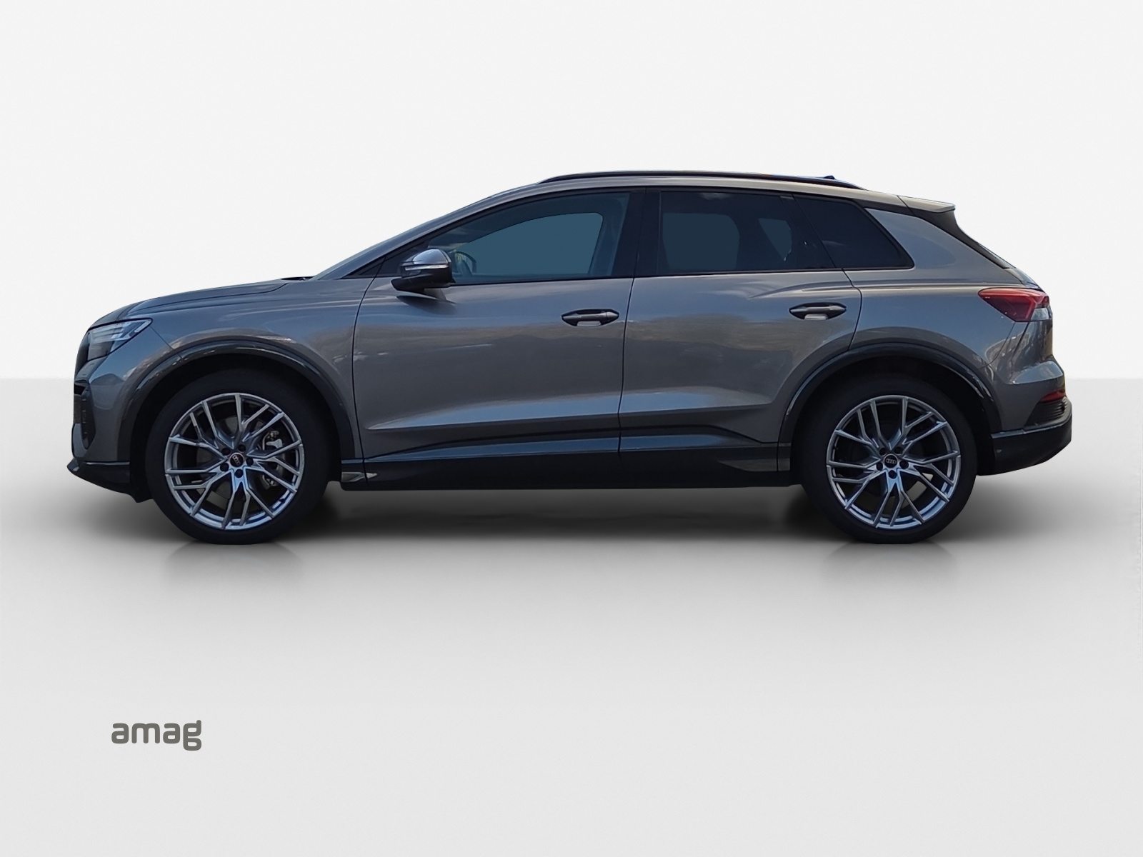 AUDI Q4 45 e-tron quattro Attraction, Elektro, Occasion / Gebraucht, Automatik - 2