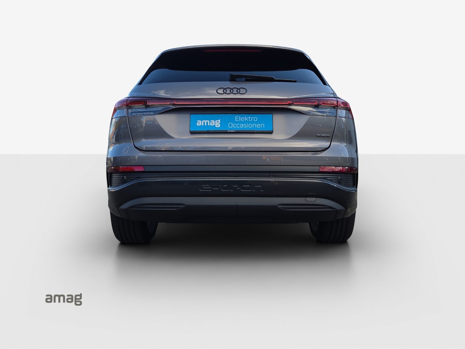 AUDI Q4 45 e-tron quattro Attraction, Elektro, Occasion / Gebraucht, Automatik - 5