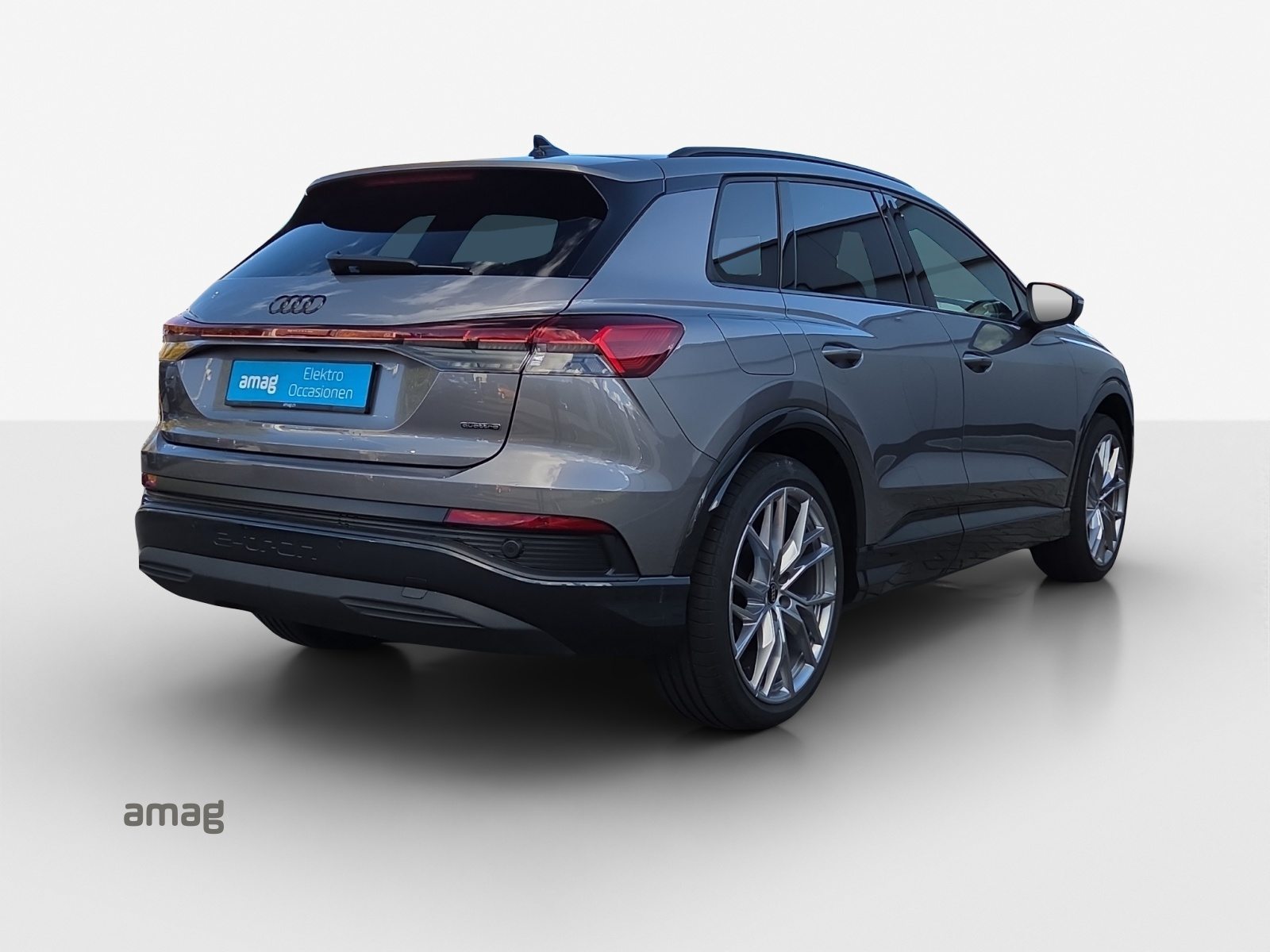 AUDI Q4 45 e-tron quattro Attraction, Elektro, Occasion / Gebraucht, Automatik - 6