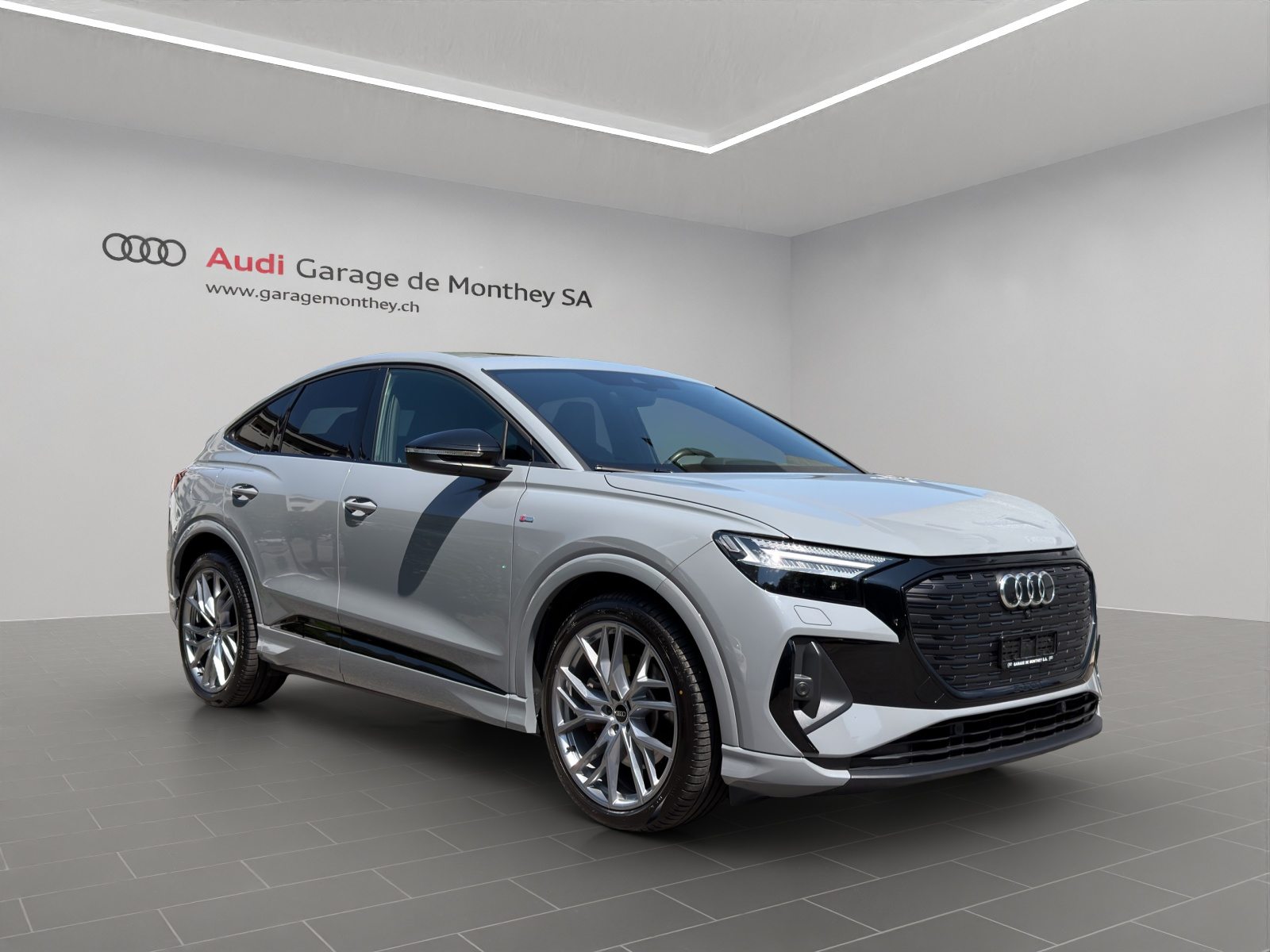 AUDI Q4 SB 50 e-tron quattro, Elektro, Occasion / Gebraucht, Automatik - 2