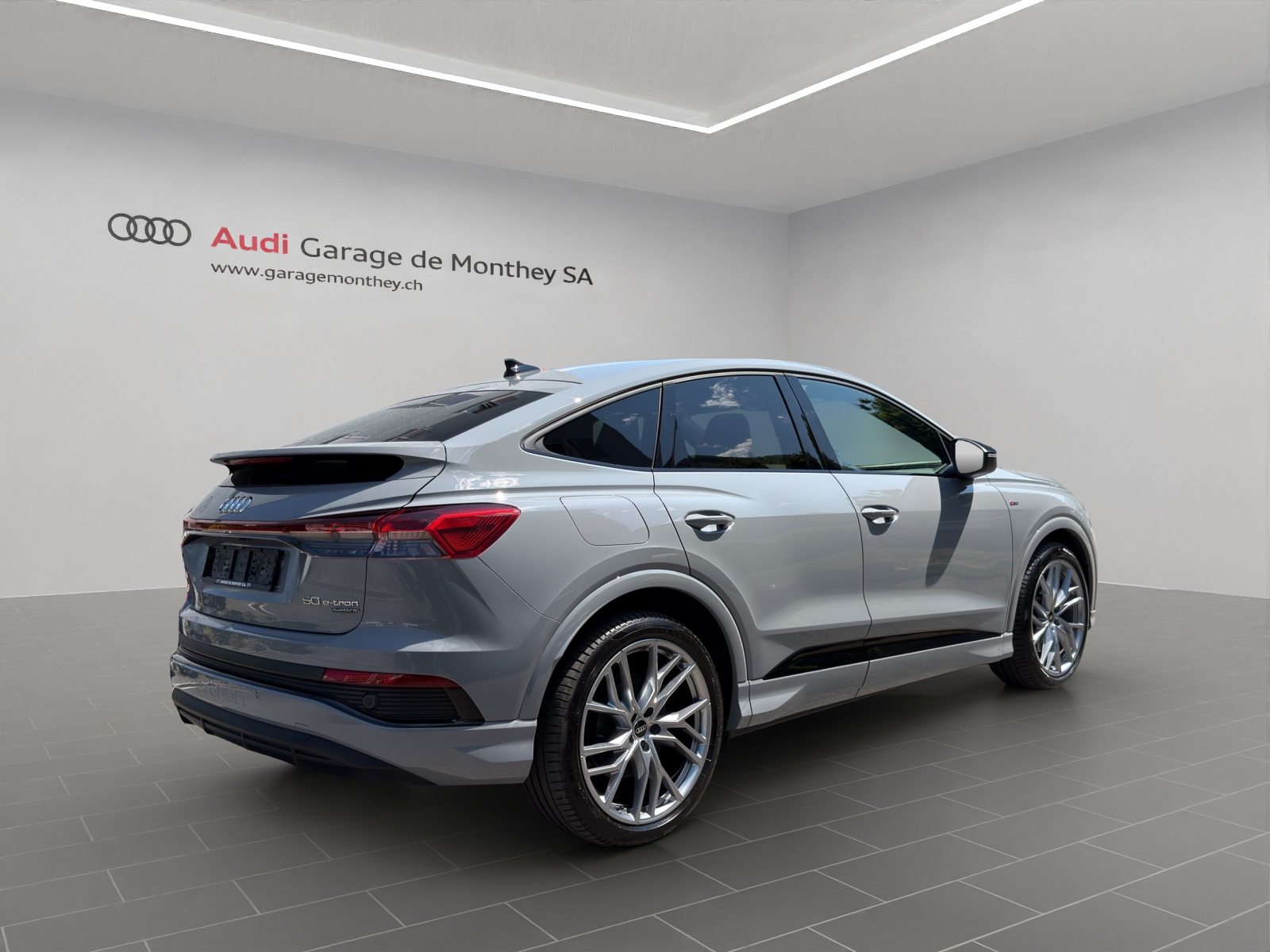AUDI Q4 SB 50 e-tron quattro, Elektro, Occasion / Gebraucht, Automatik - 4