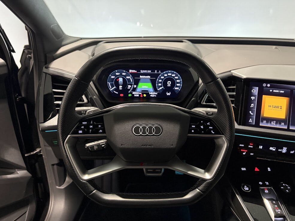 AUDI Q4 SB 50 e-tron quattro, Electric, Second hand / Used, Automatic - 6