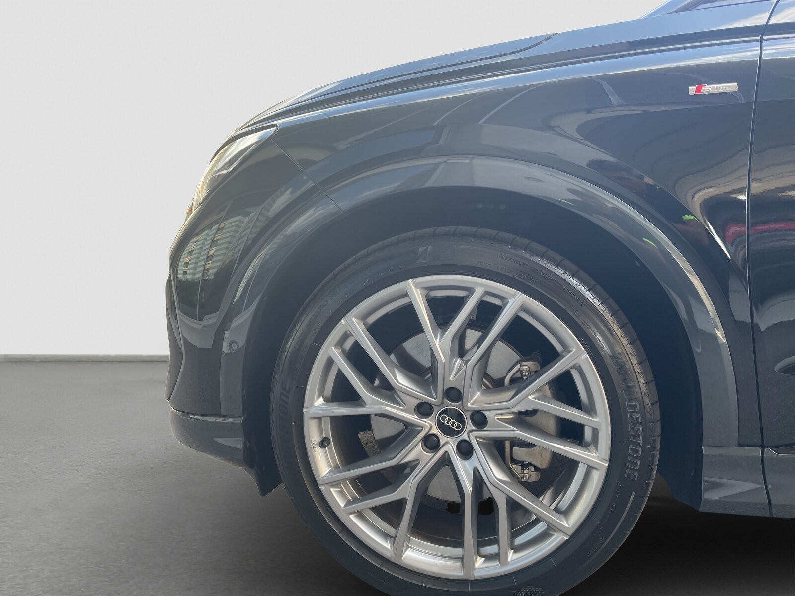 AUDI Q4 50 e-tron quattro, Électrique, Occasion / Utilisé, Automatique - 5
