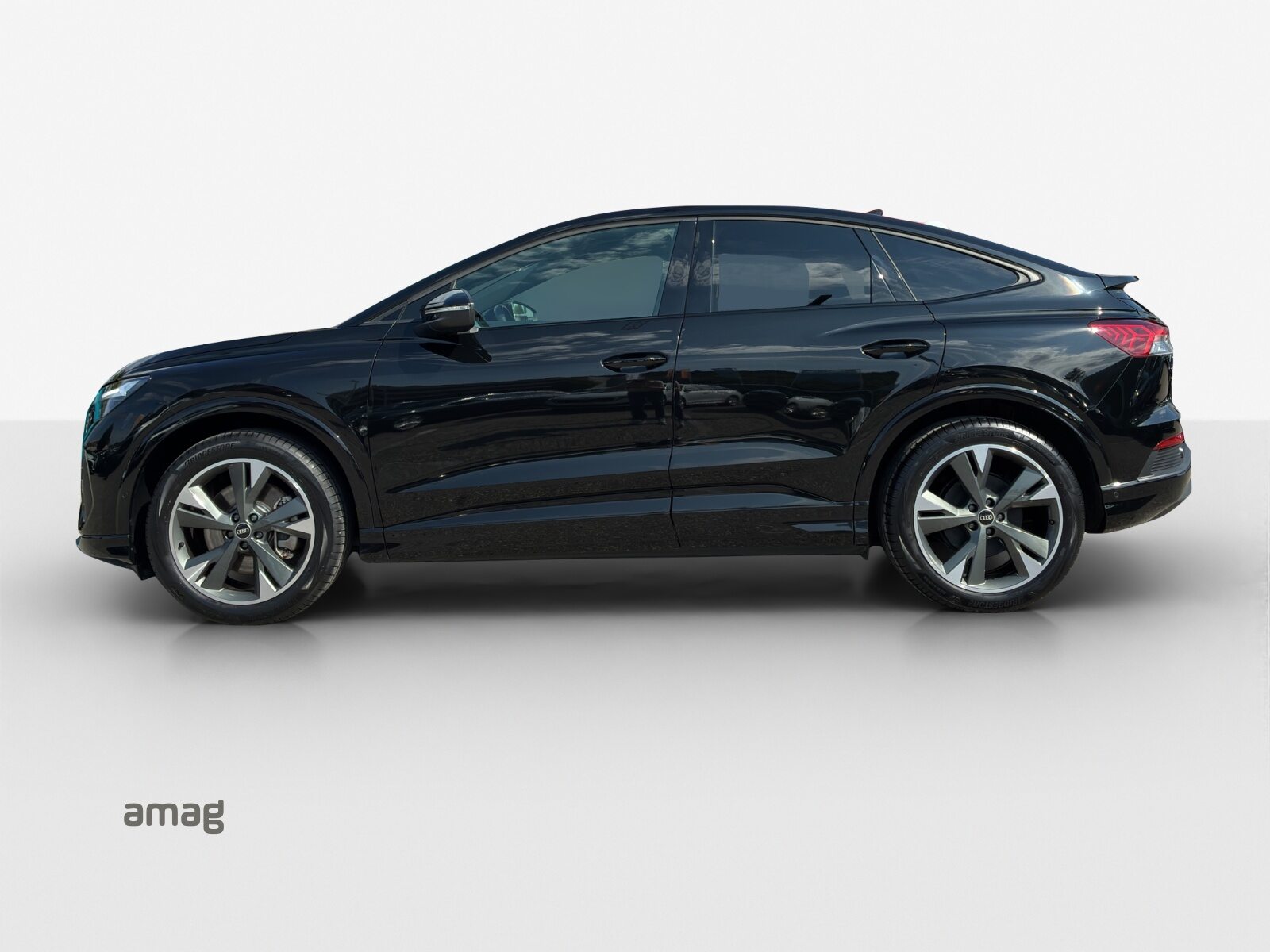AUDI Q4 SB 40 e-tron, Électrique, Occasion / Utilisé, Automatique - 2