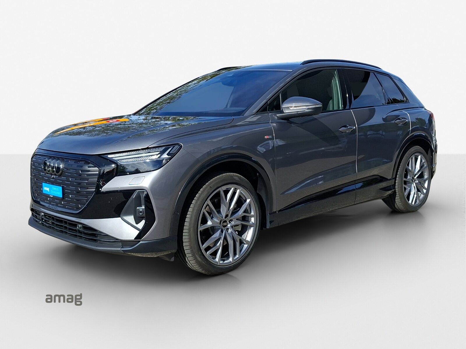 AUDI Q4 55 e-tron quattro