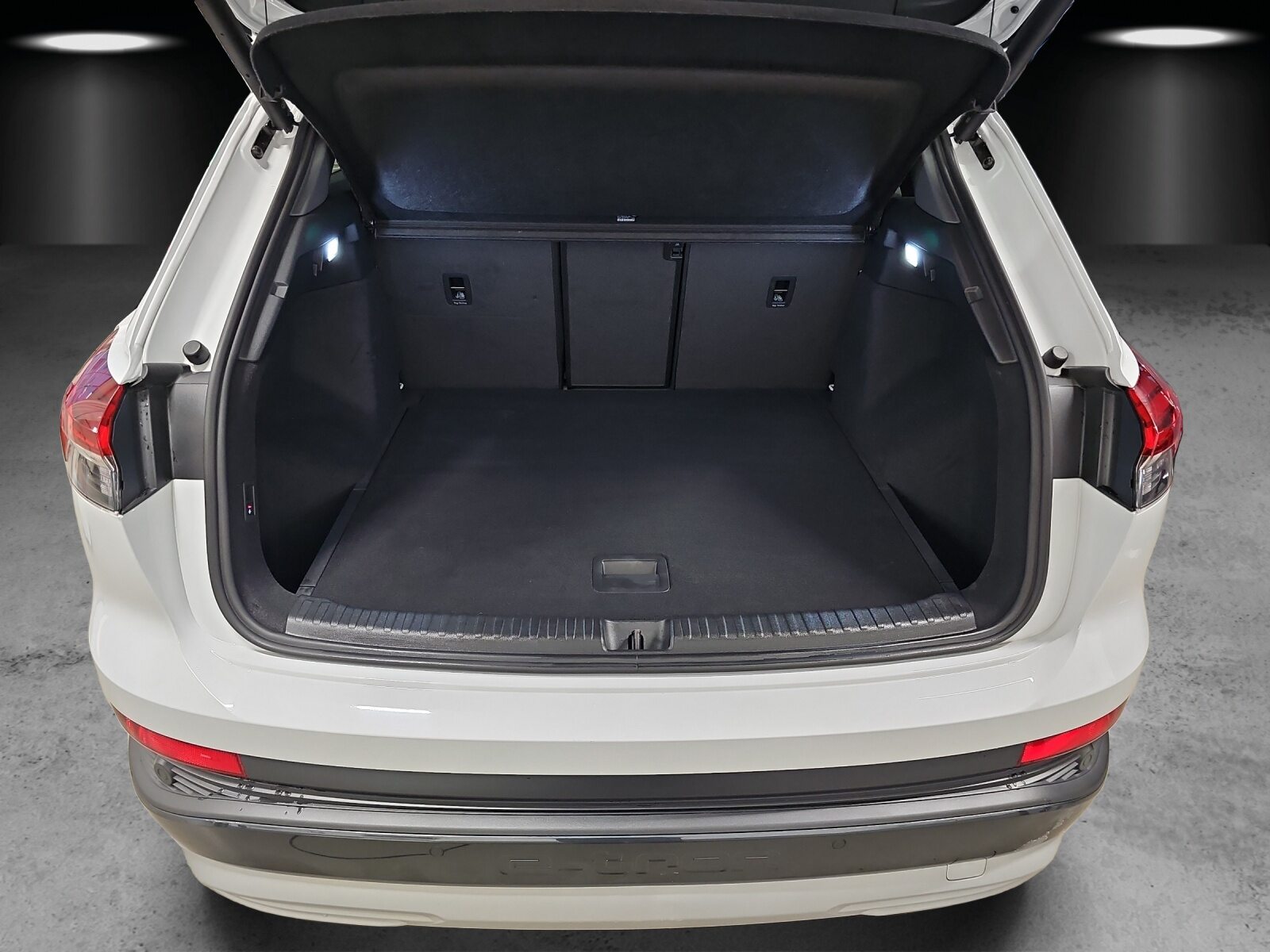 AUDI Q4 50 e-tron quattro, Elektro, Occasion / Gebraucht, Automatik - 7