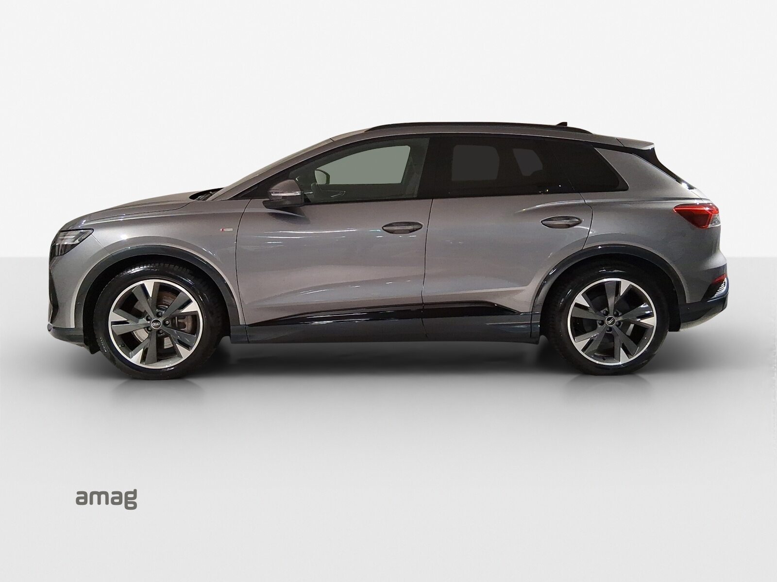 AUDI Q4 50 e-tron quattro, Elektro, Occasion / Gebraucht, Automatik - 2