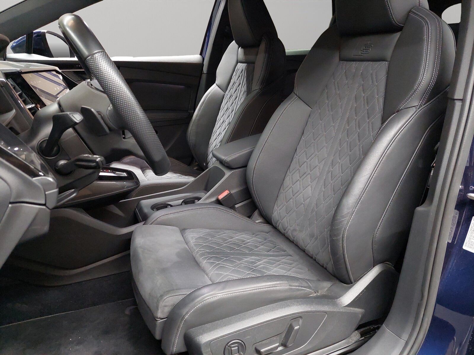 AUDI Q4 e-tron 45 quattro, Elektro, Occasion / Gebraucht, Automatik - 6
