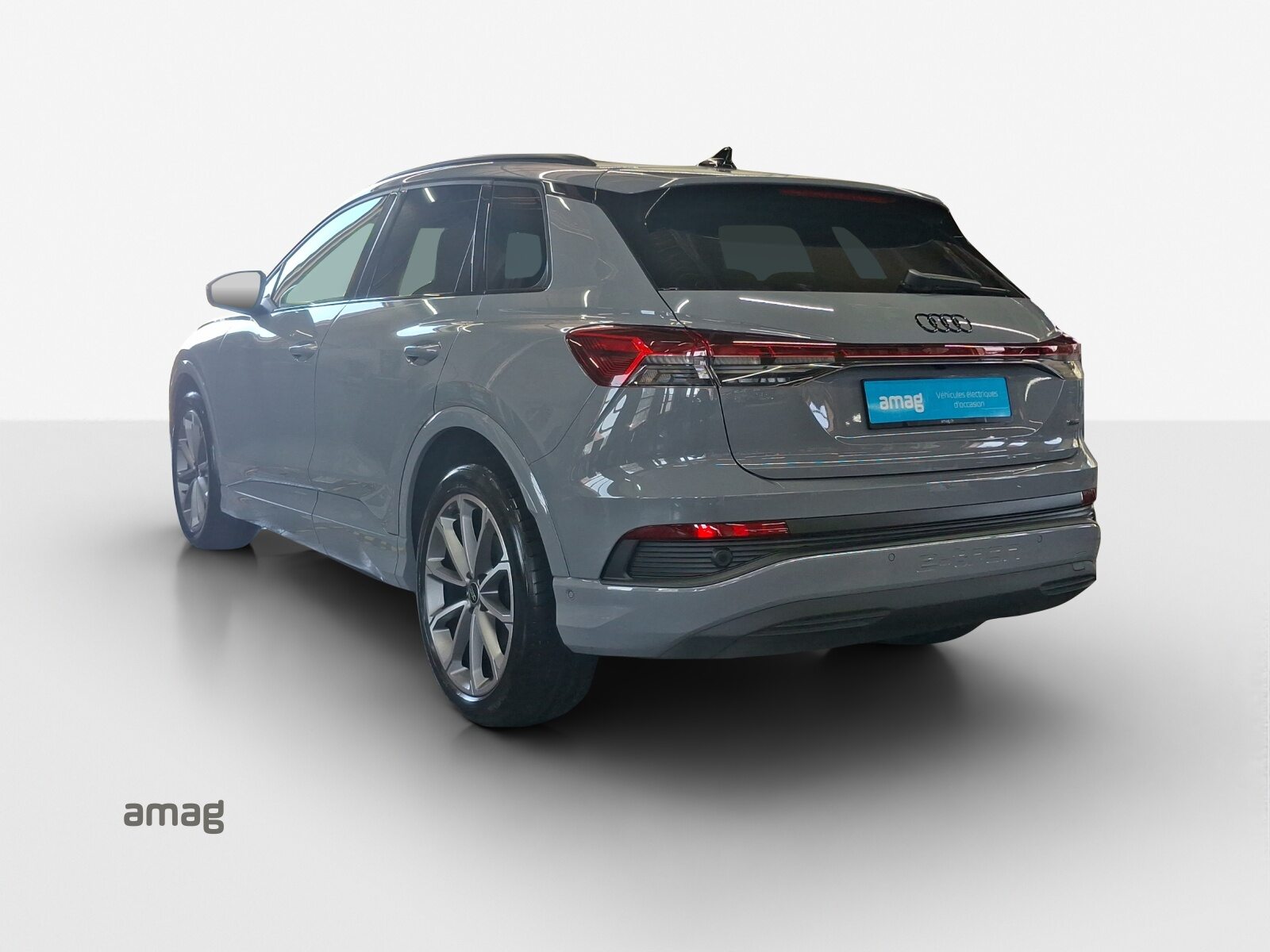 AUDI Q4 45 e-tron quattro Edition Swiss-Ski, Électrique, Occasion / Utilisé, Automatique - 4