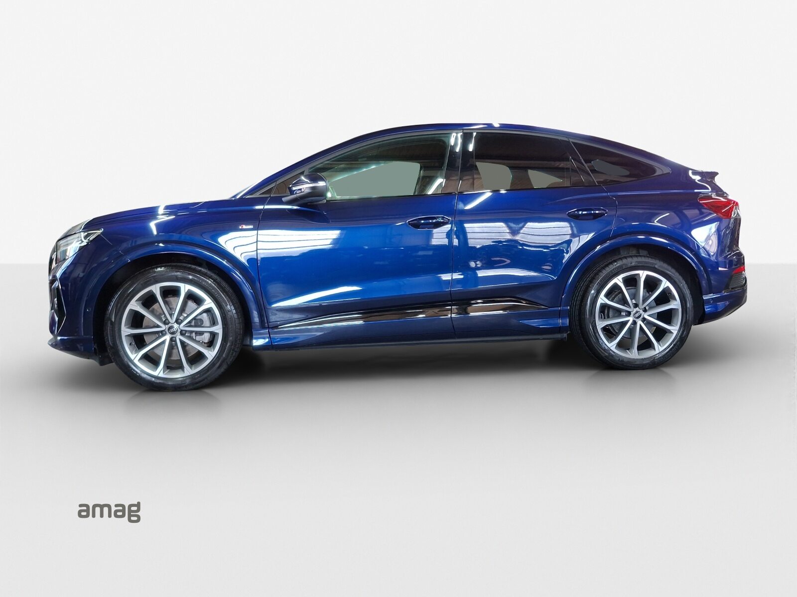 AUDI Q4 SB 45 e-tron quattro Attraction, Électrique, Occasion / Utilisé, Automatique - 2