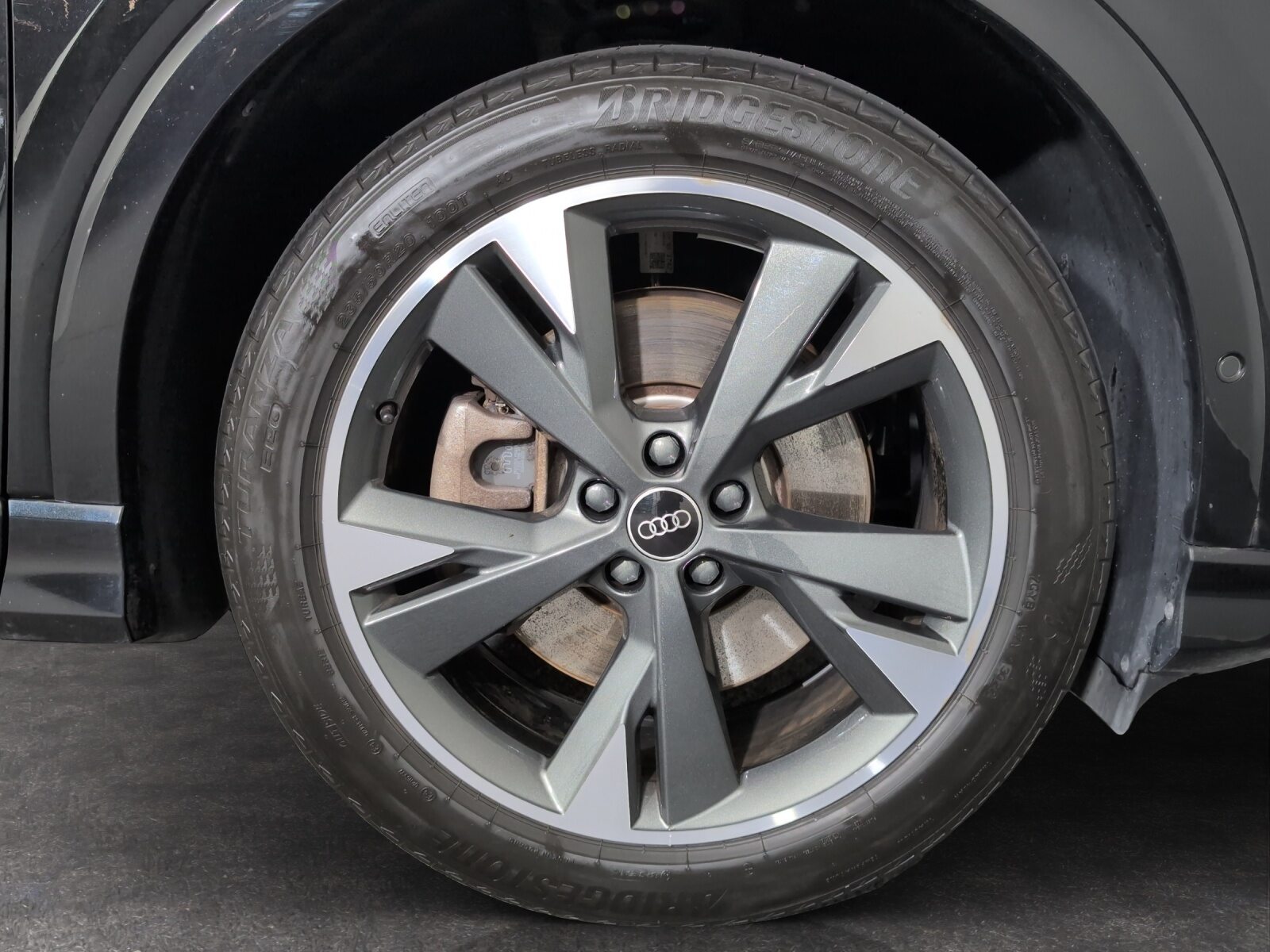 AUDI Q4 45 e-tron quattro, Elektro, Occasion / Gebraucht, Automatik - 5