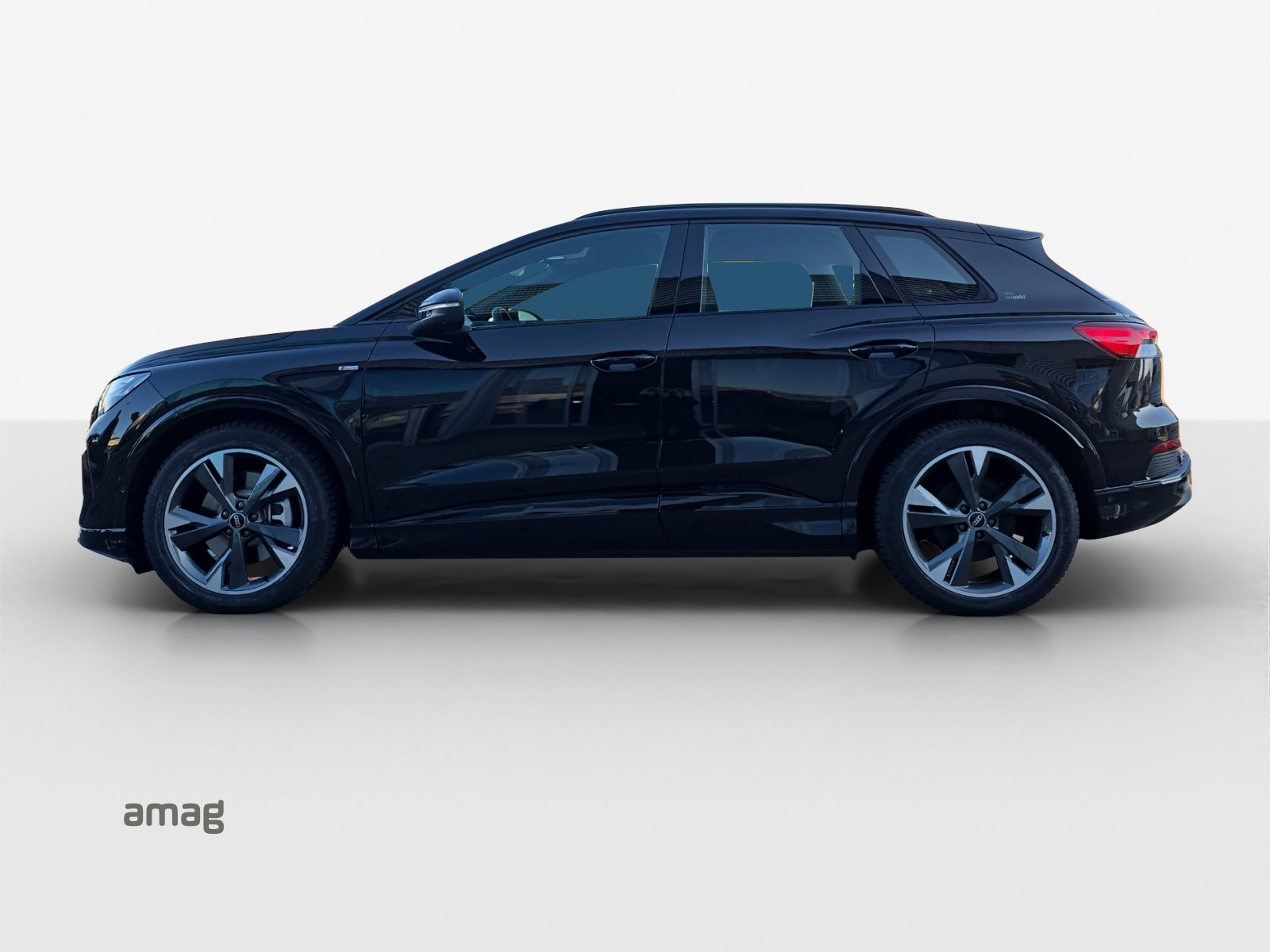 AUDI Q4 45 e-tron quattro Edition Swiss-Ski, Électrique, Voiture de démonstration, Automatique - 2