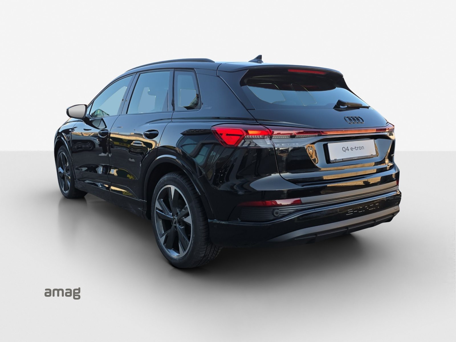 AUDI Q4 45 e-tron quattro Edition Swiss-Ski, Électrique, Voiture de démonstration, Automatique - 3