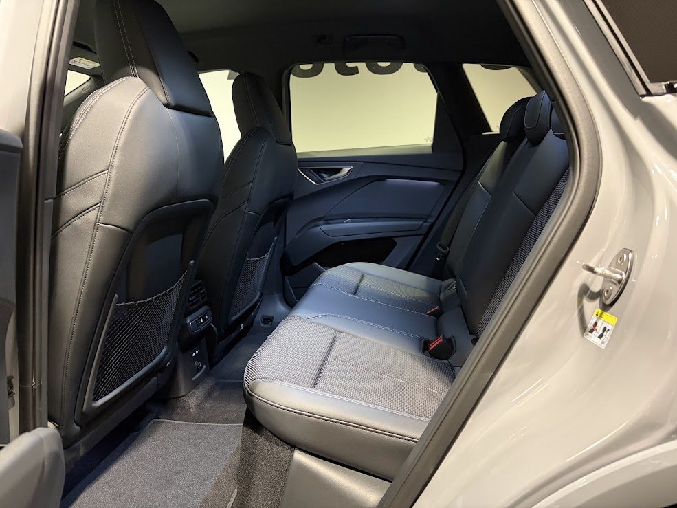 AUDI Q4 45 e-tron quattro Attraction, Electric, Ex-demonstrator, Automatic - 5