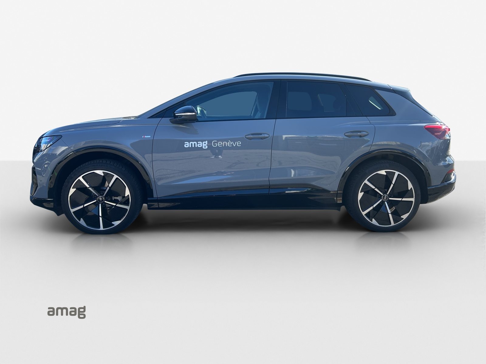 AUDI Q4 45 e-tron quattro Attraction, Electric, Ex-demonstrator, Automatic - 3